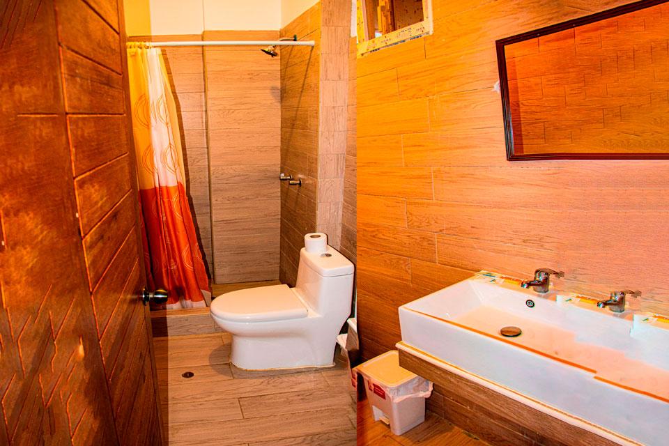 Baño Hotel Costa Blanca de Mancora