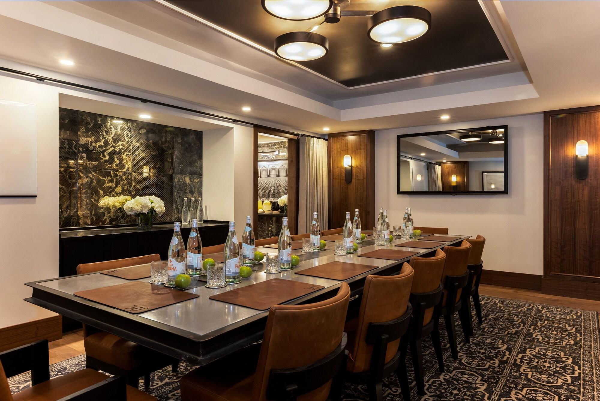 Sala de Reuniones The Louis Hotel