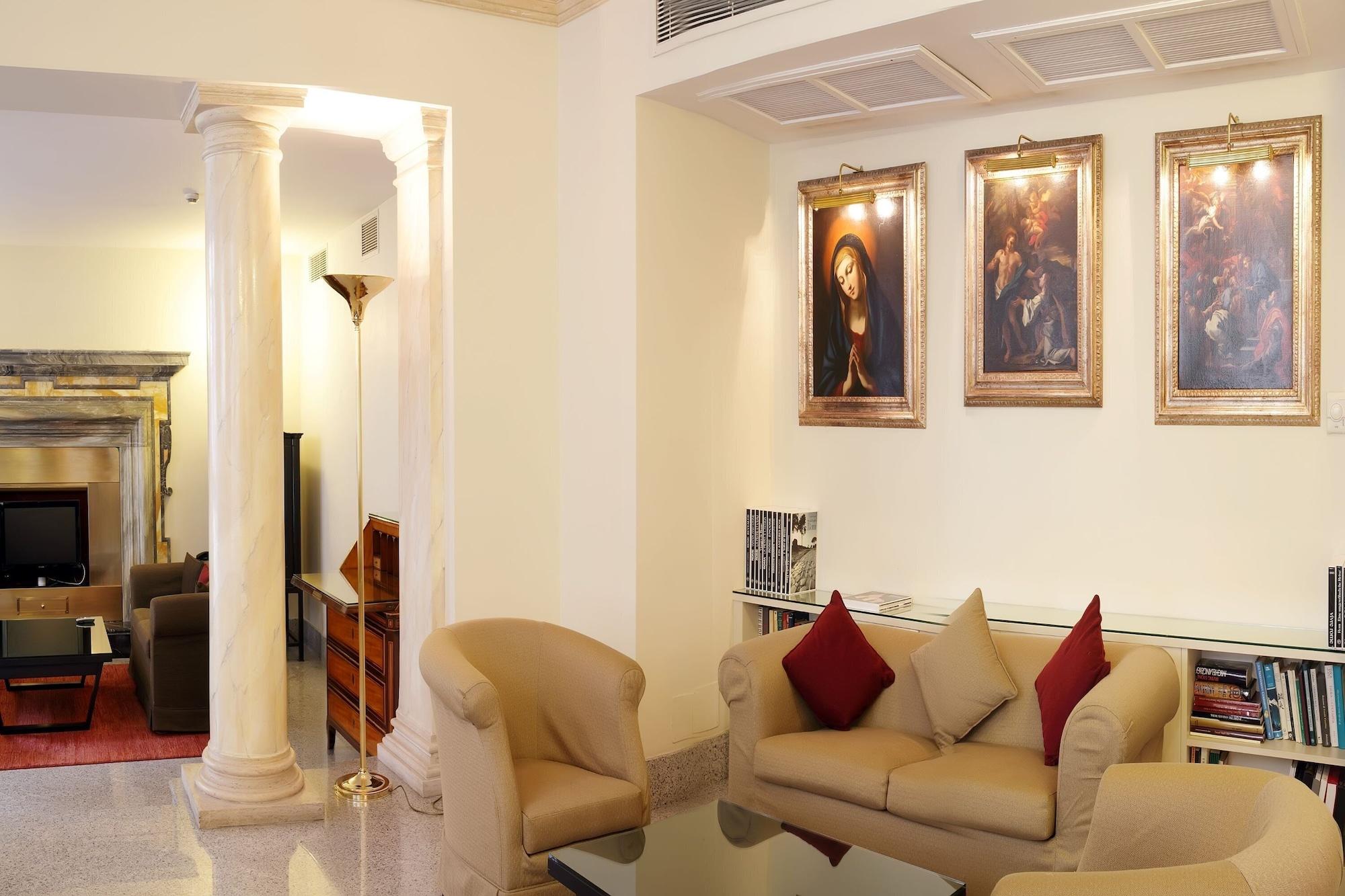 Bar/Salón Albergo Santa Chiara Hotel Rome