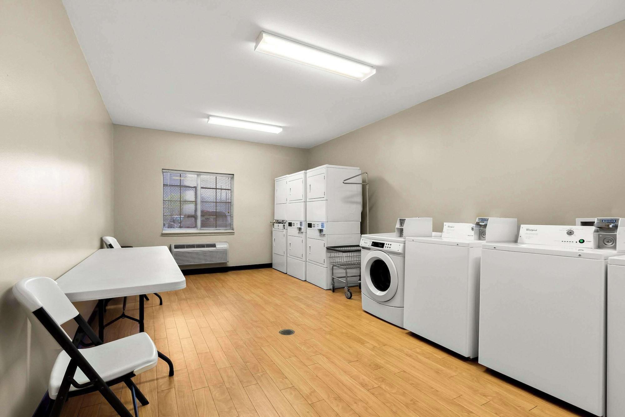 Comodidades del Alojamiento Suburban Studios Morgantown