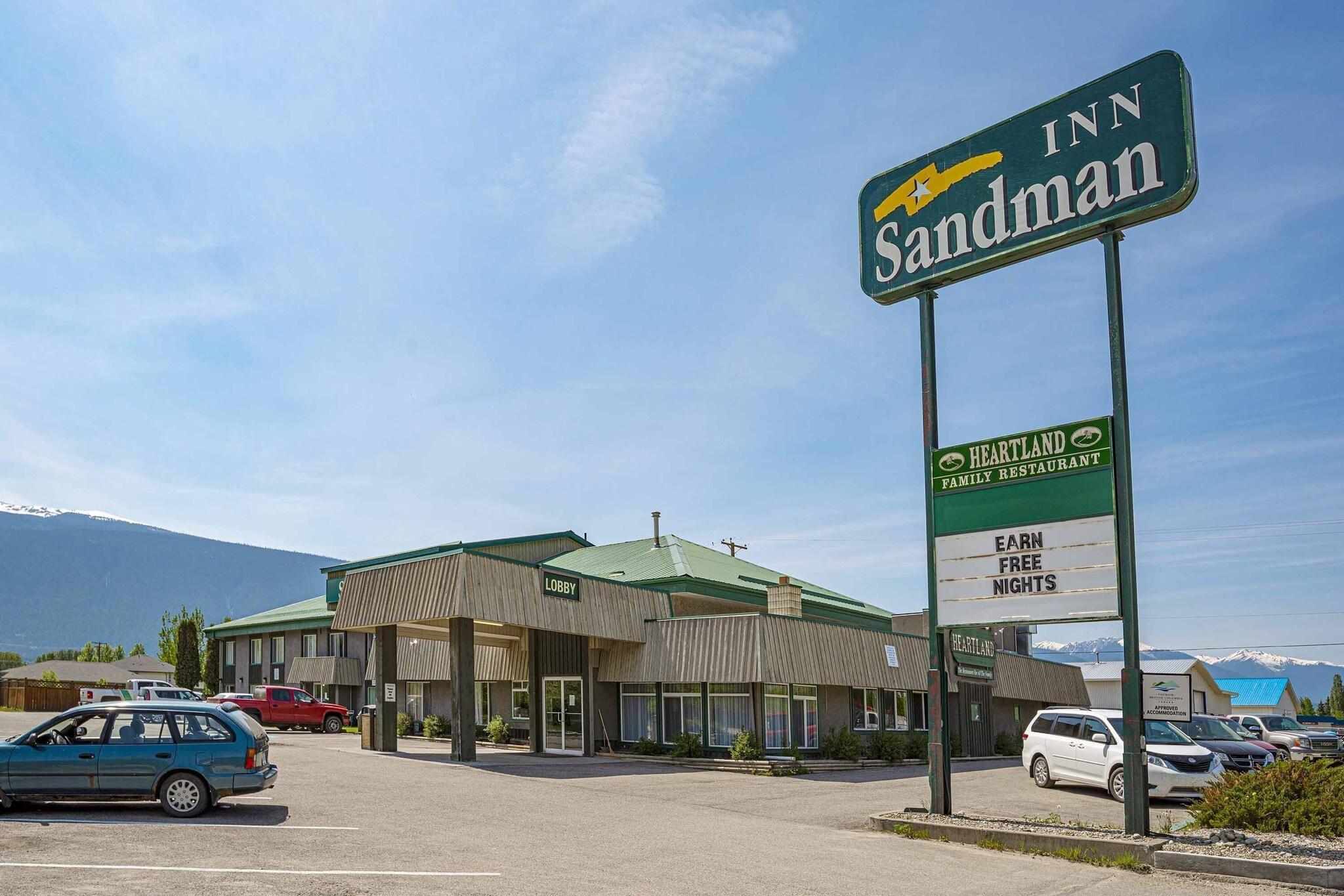 Vista Exterior Sandman Inn McBride