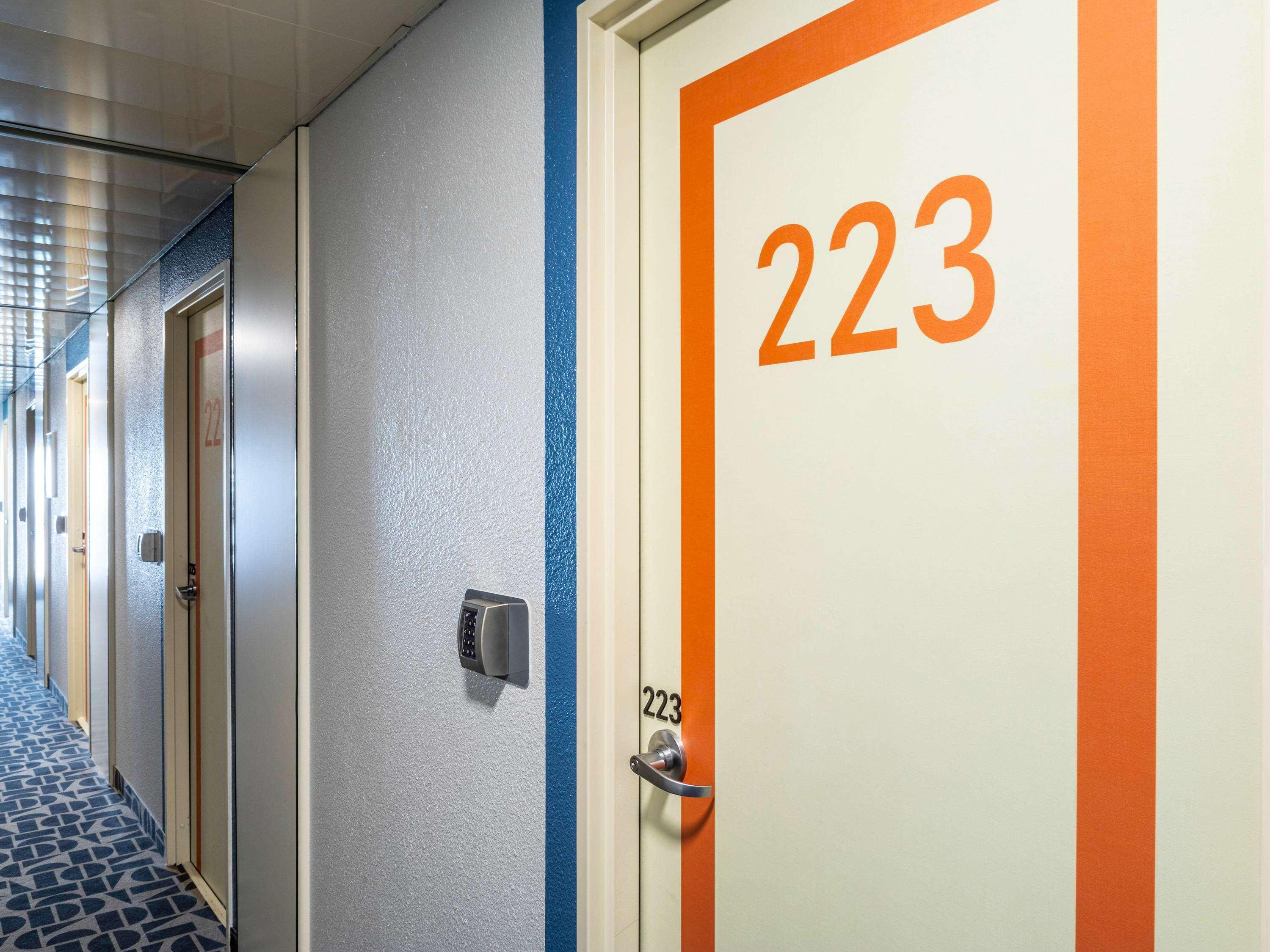 Vista Exterior ibis budget Marne la Vallee Chelles