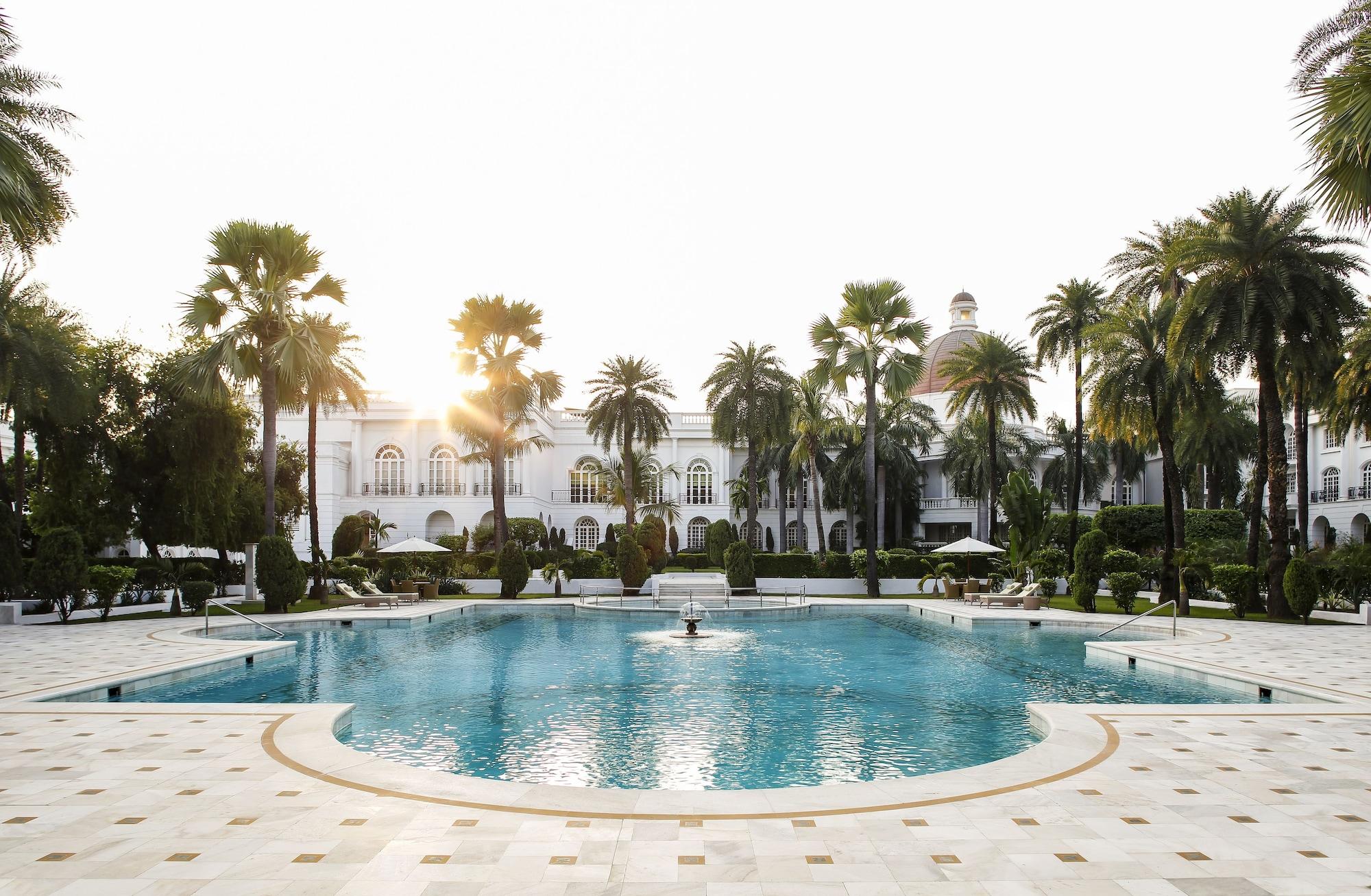 Vista Piscina Taj Mahal Lucknow