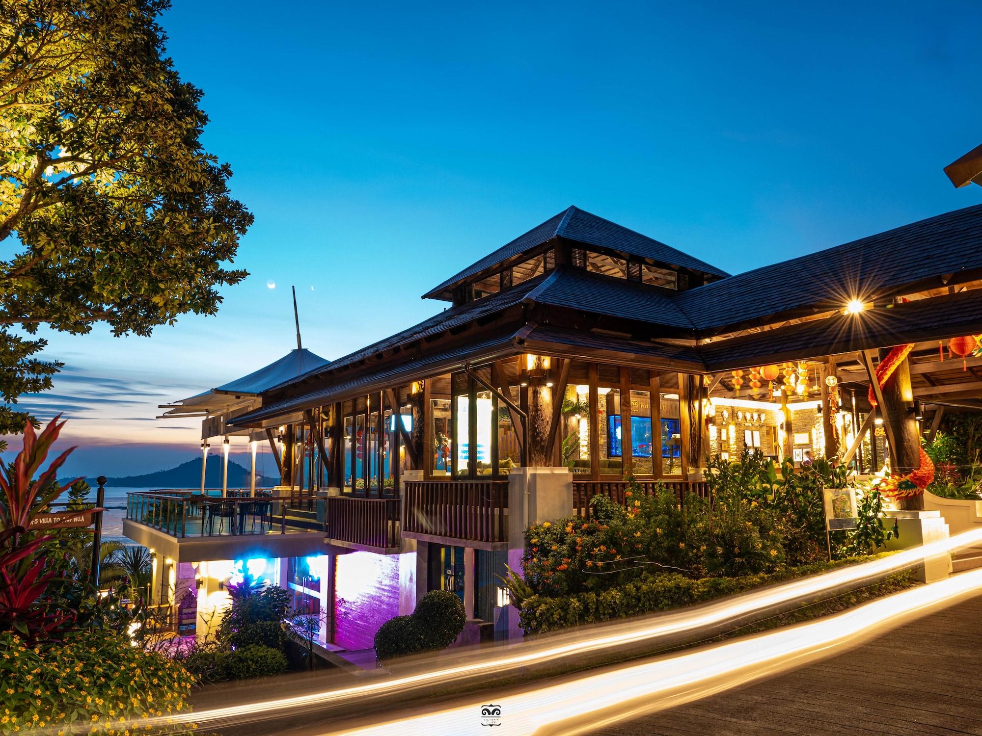 Vista Lobby Victoria Cliff Hotel & Resort
