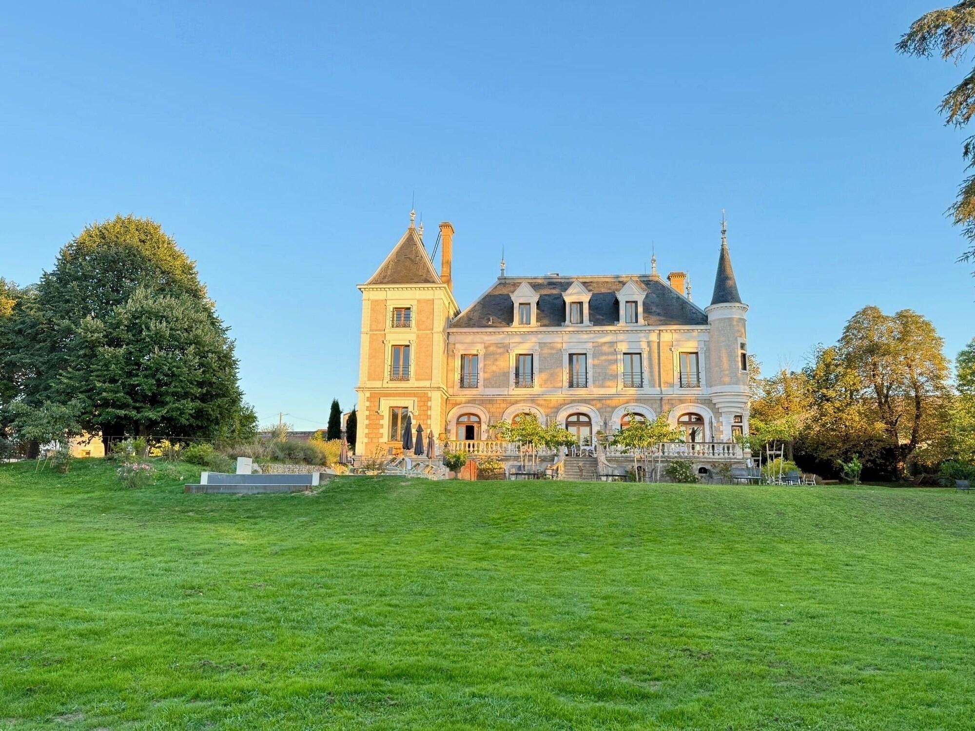 Varios Eclosion Château Hôtel & Restaurant