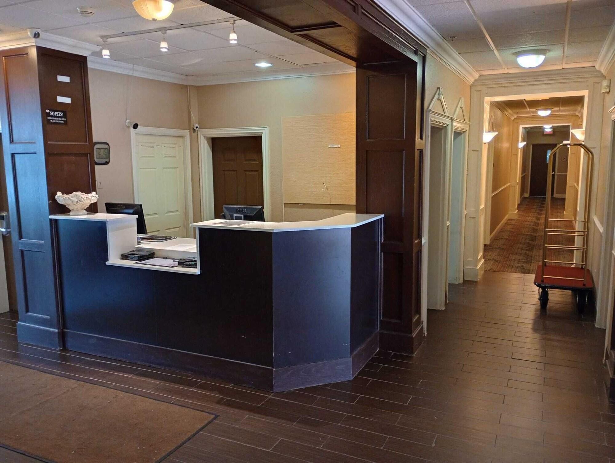 Vista Lobby SAMIR Stay at NW Expressway