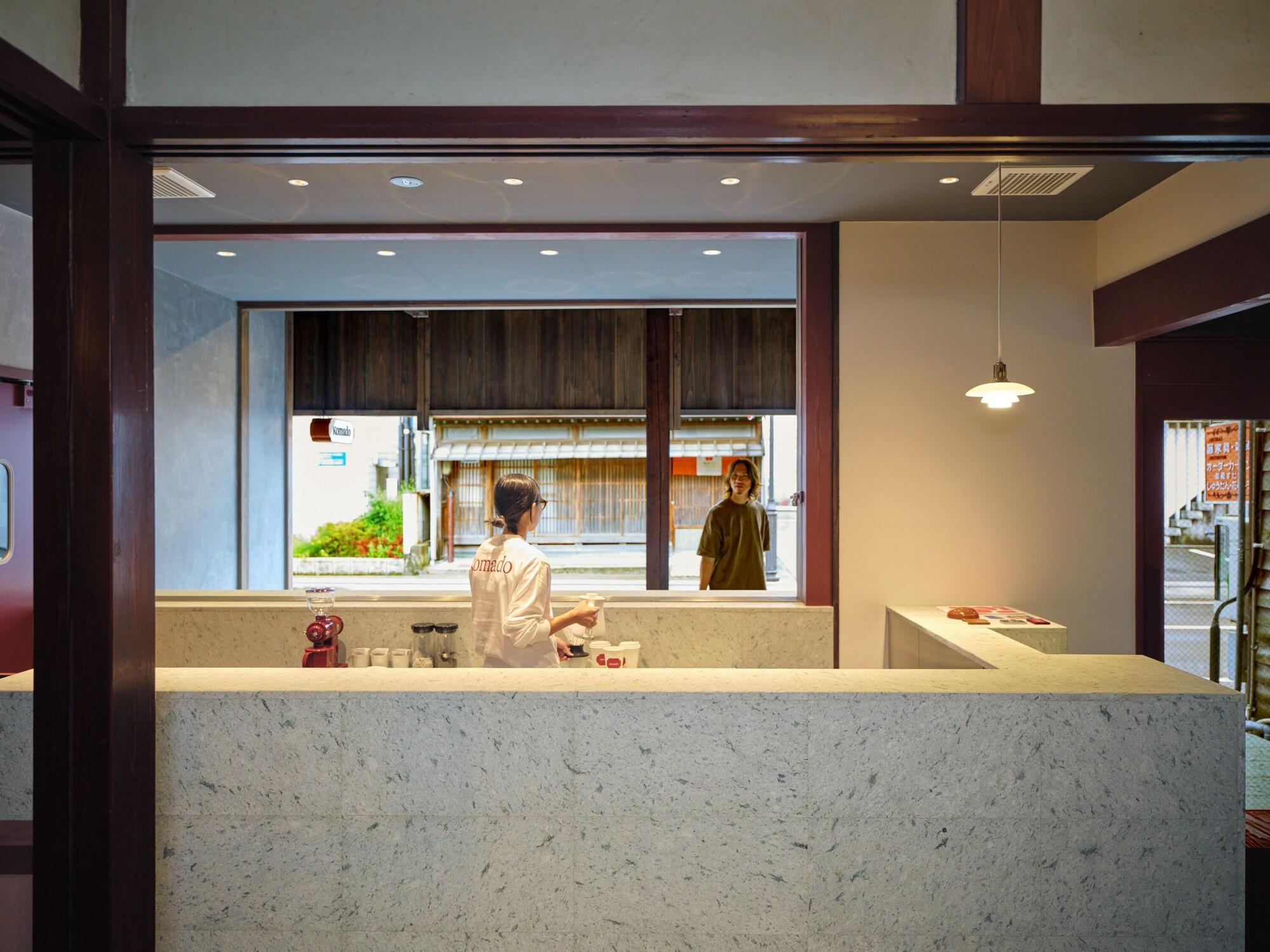 Vista Lobby Komado Bengara