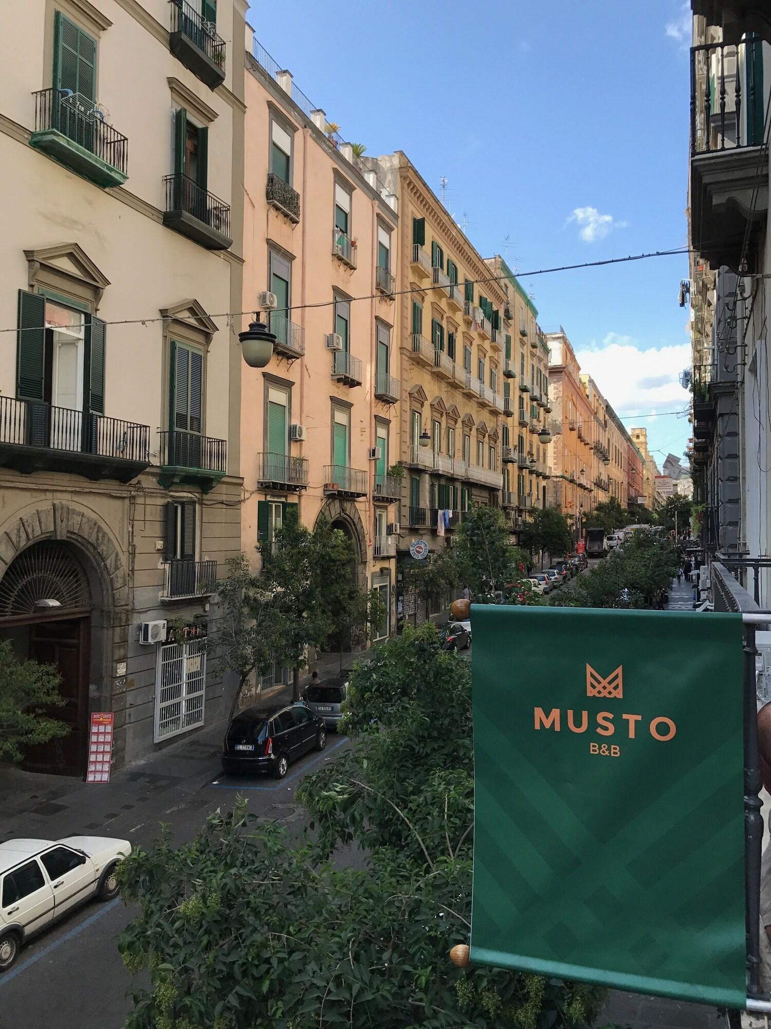 Vista Exterior Musto Suites & Rooms