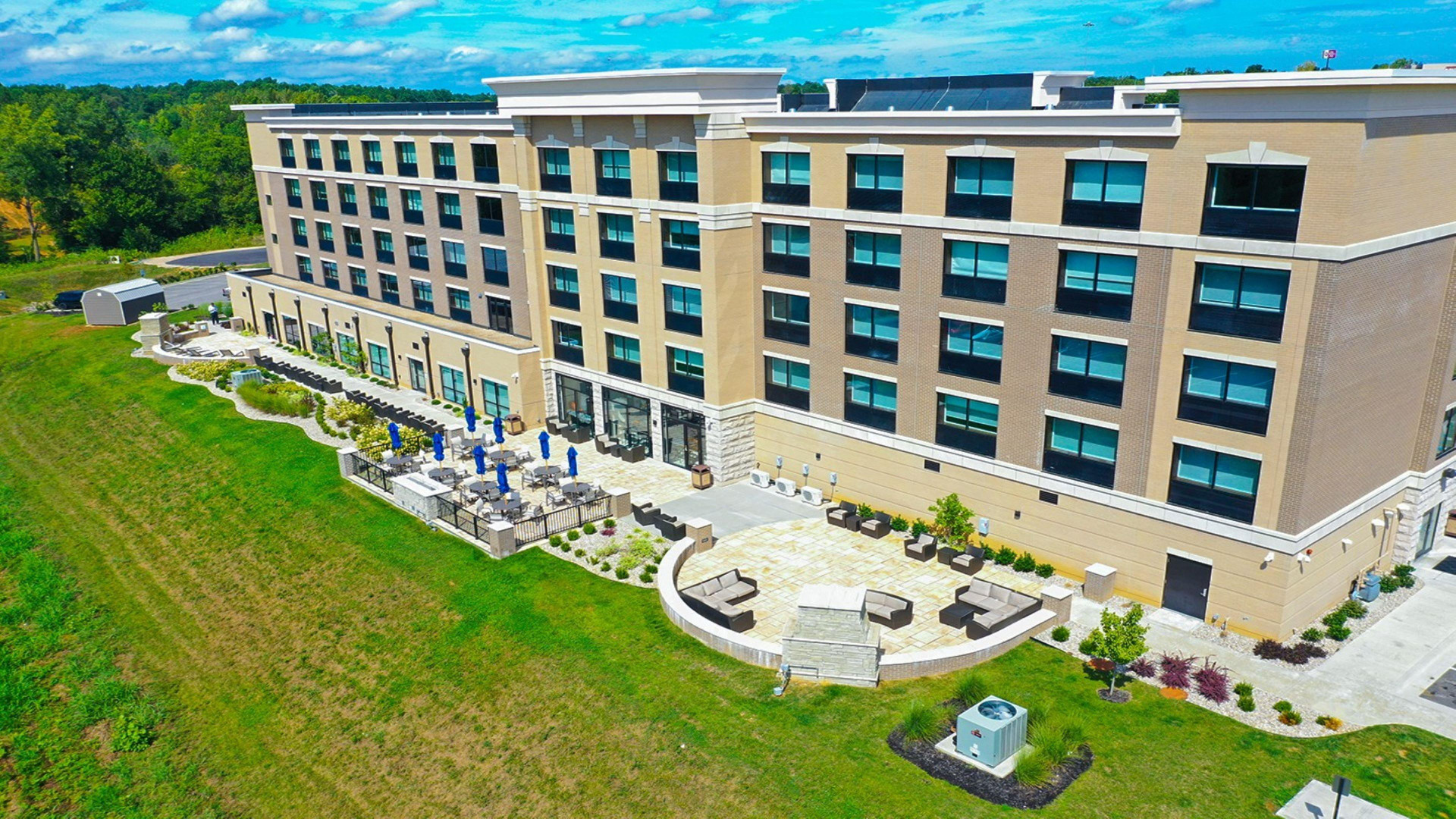 Vista Exterior Holiday Inn Express and Suites-Elizabethtown North