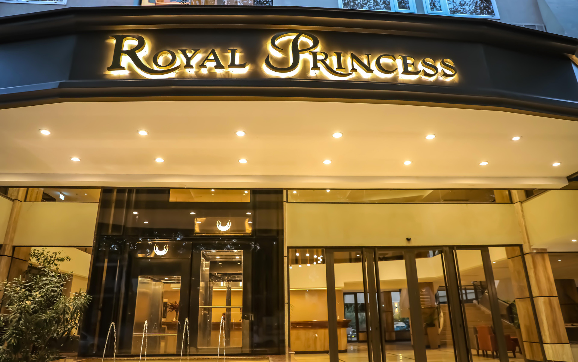 Vista Exterior Hotel Royal Princess