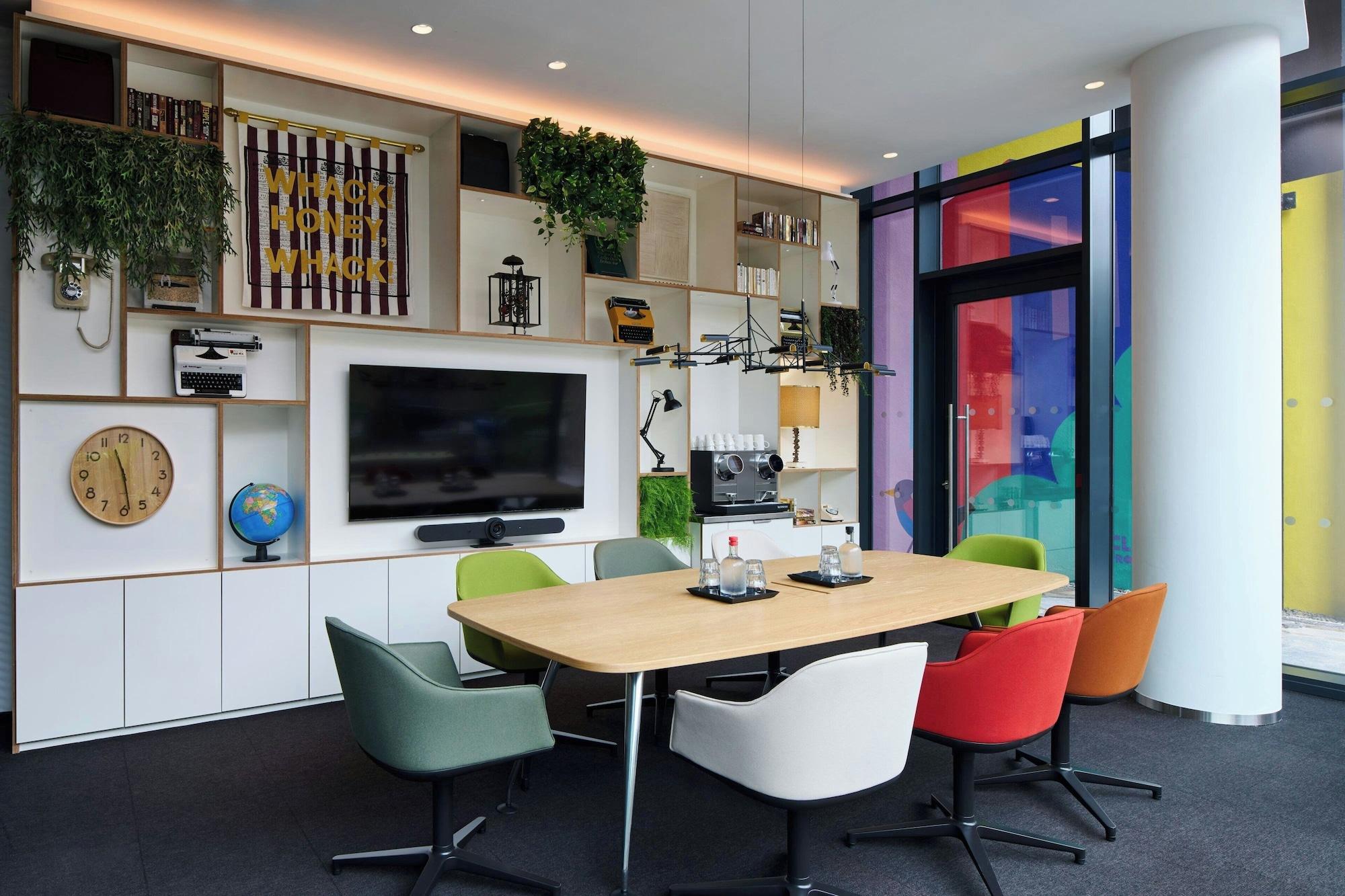 Sala de Reuniones citizenM Dublin St Patrick's