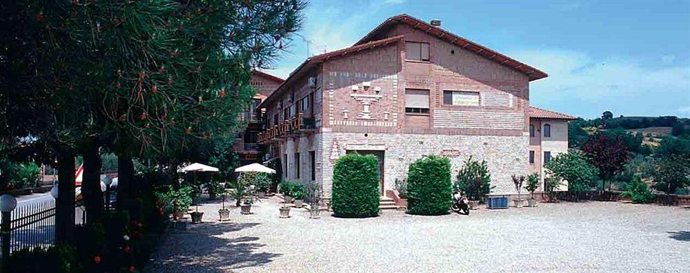 Vista Exterior Hotel Easy Siena