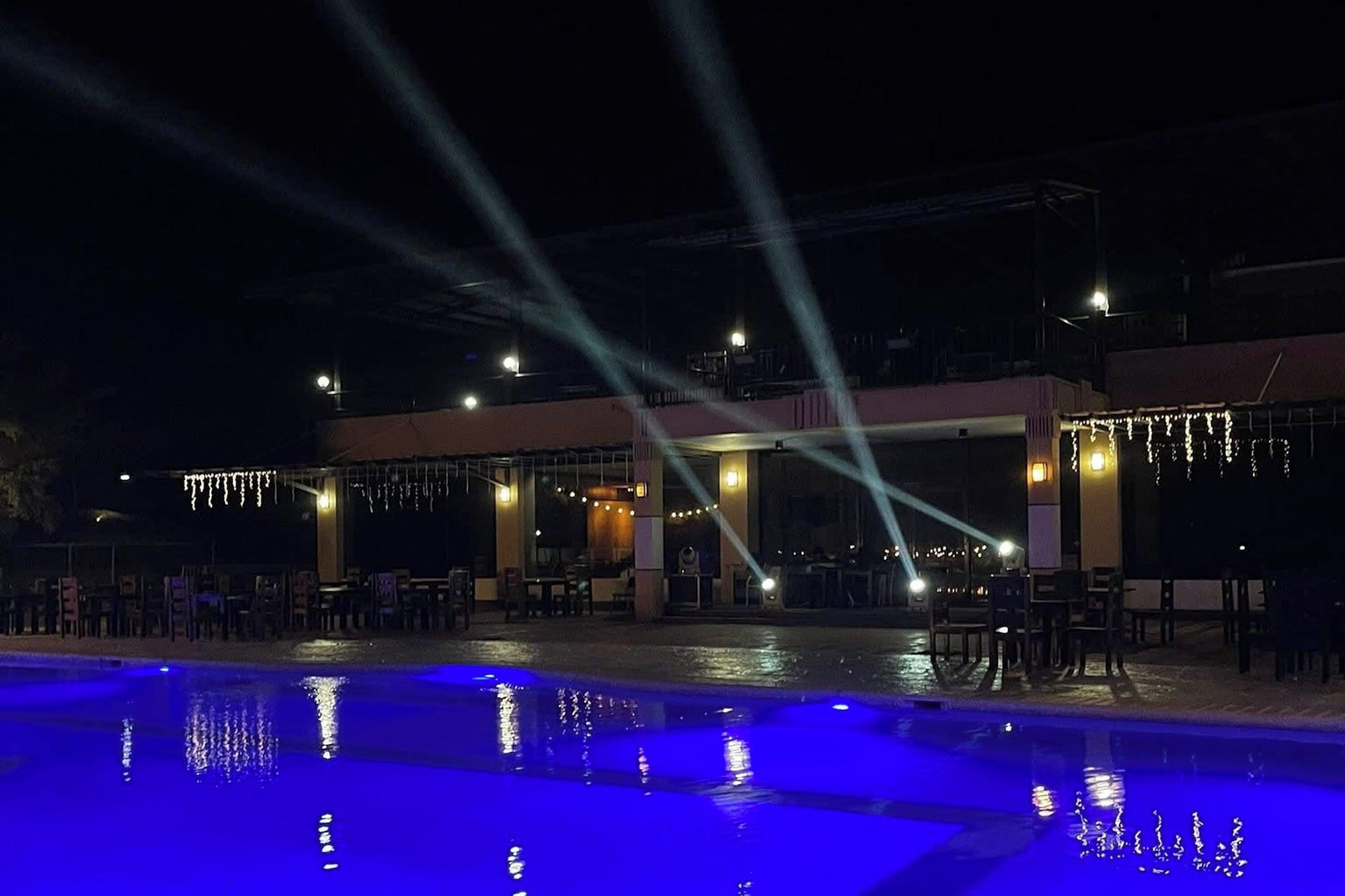 Vista Piscina Brevant Pool Club And Resort