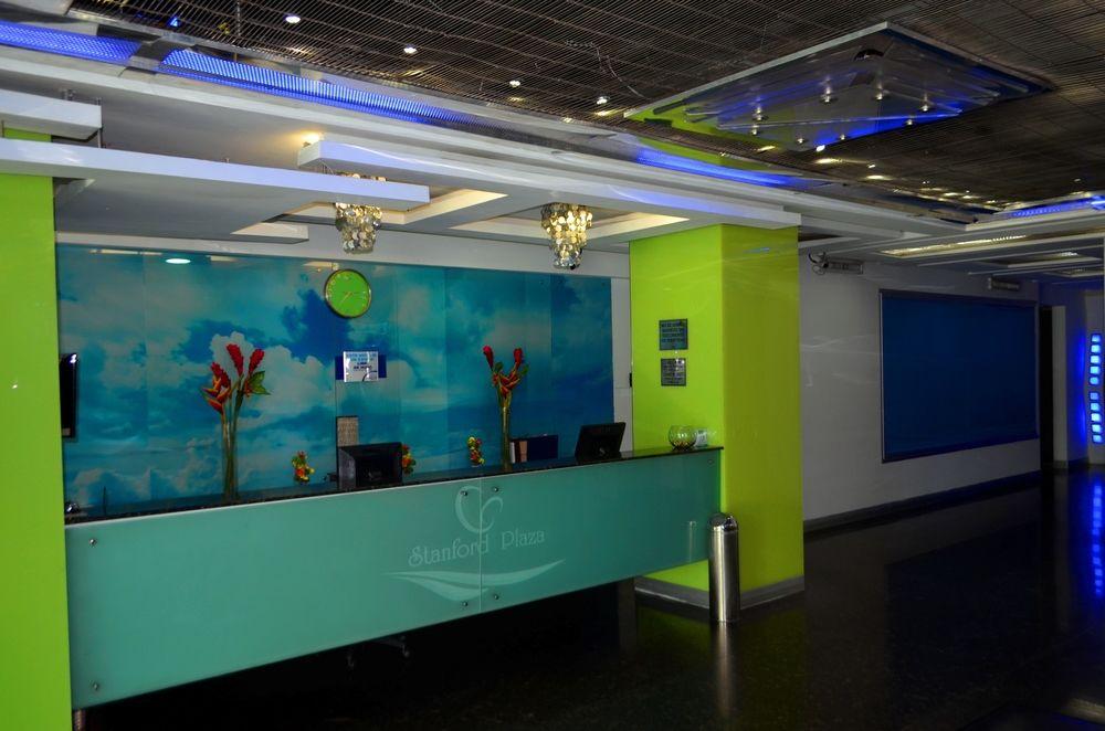 Vista Lobby Hotel Stanford Plaza