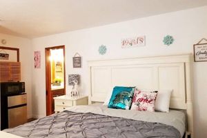 Alquiler Vacacional - LARGE MASTER BED ROOM WITH PRIVATE ENTRANCE & BATH