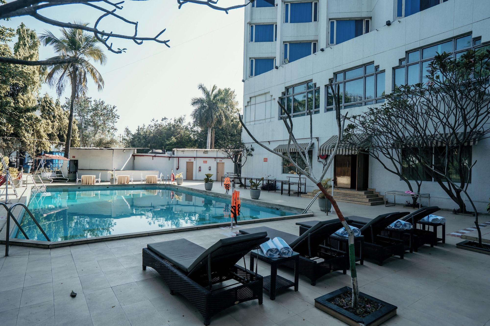Vista Piscina The Pride Hotel Nagpur