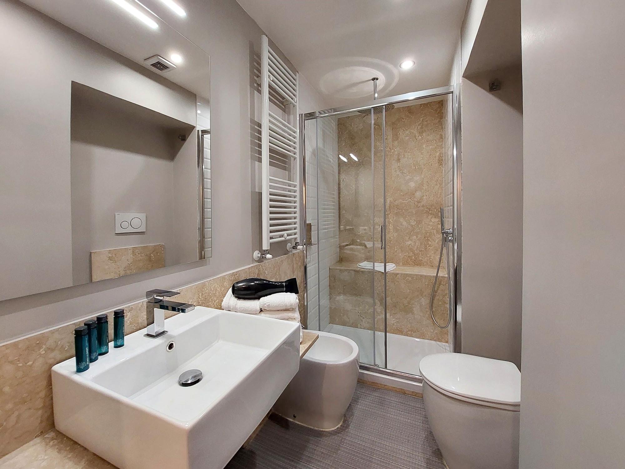 Equipamiento de Habitación Vico Fashion District