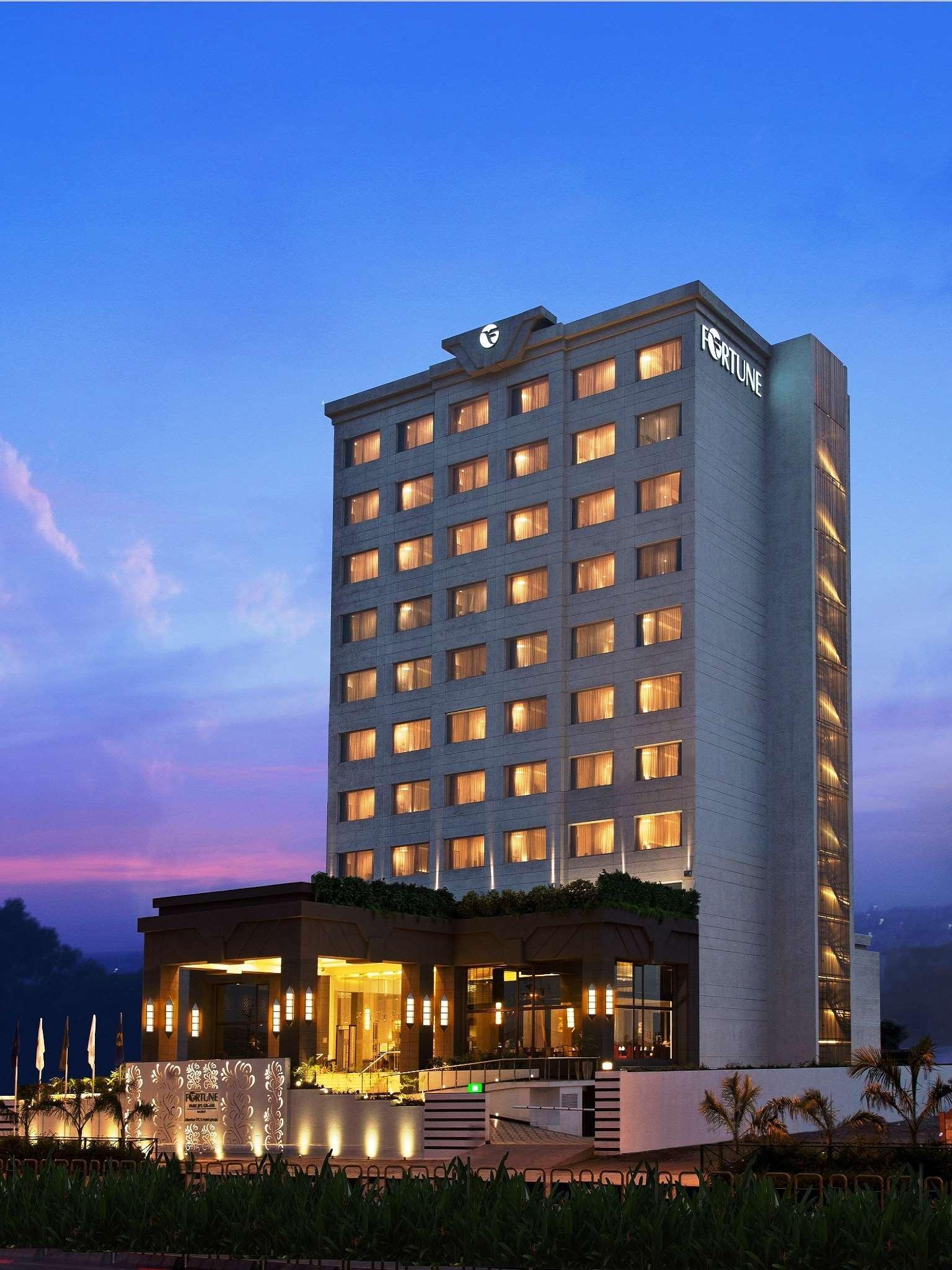 Vista Exterior Fortune Park JPS Grand Rajkot - Member ITC Hotels' Group