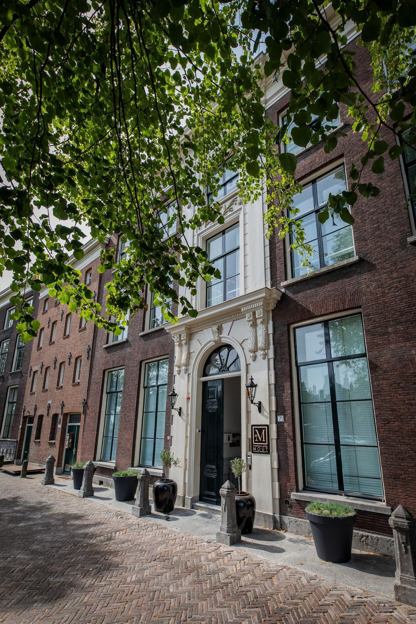Vista Exterior Stadsvilla Mout