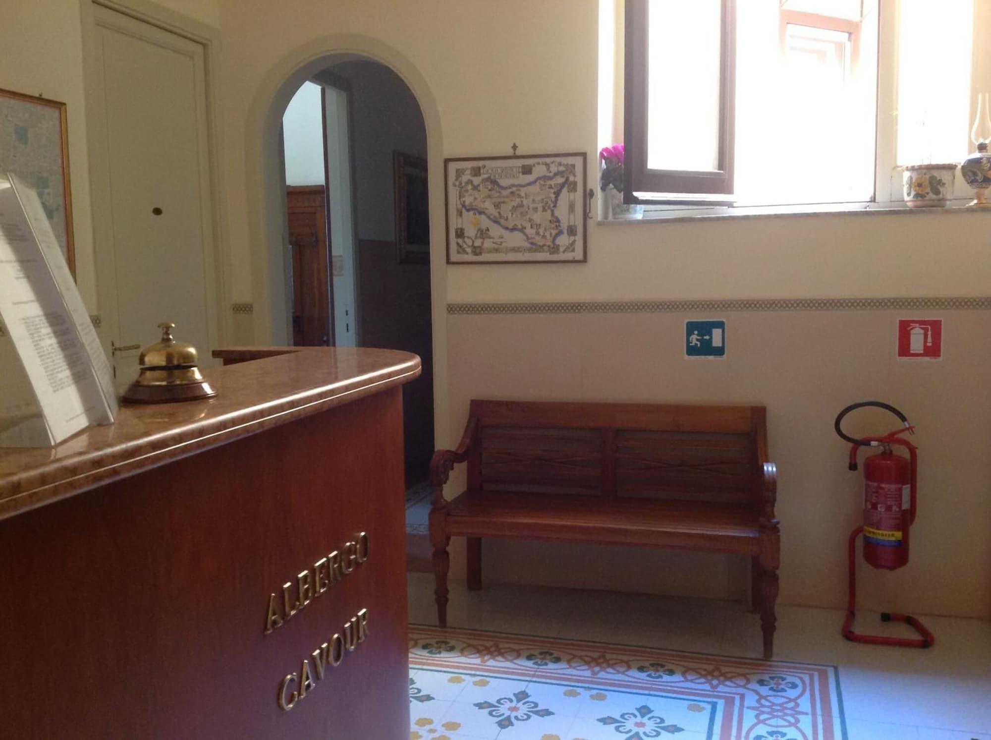 Equipamiento de Habitación Albergo Cavour