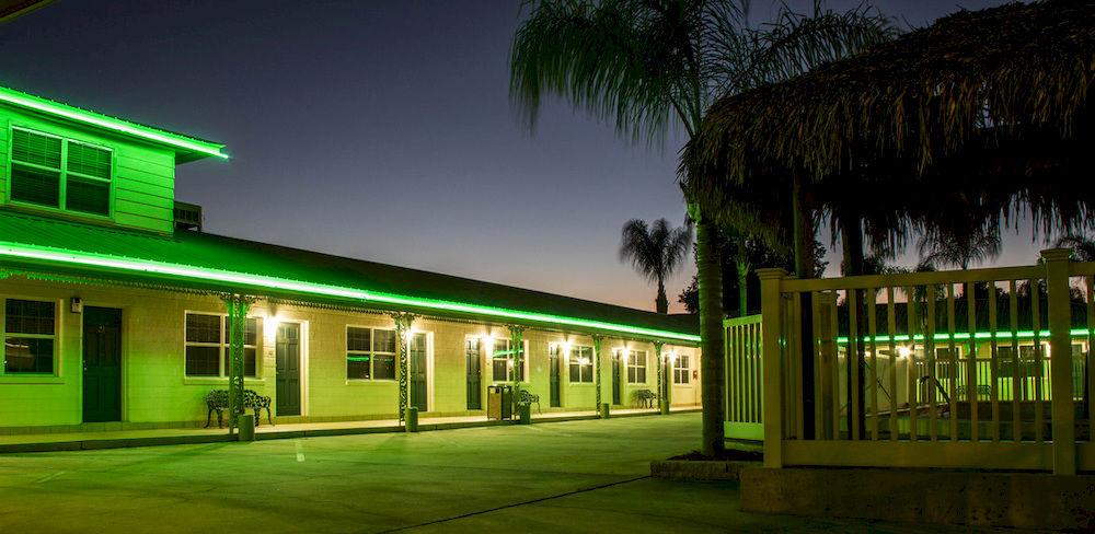 Vista Exterior Budget Inn Of Avon Park