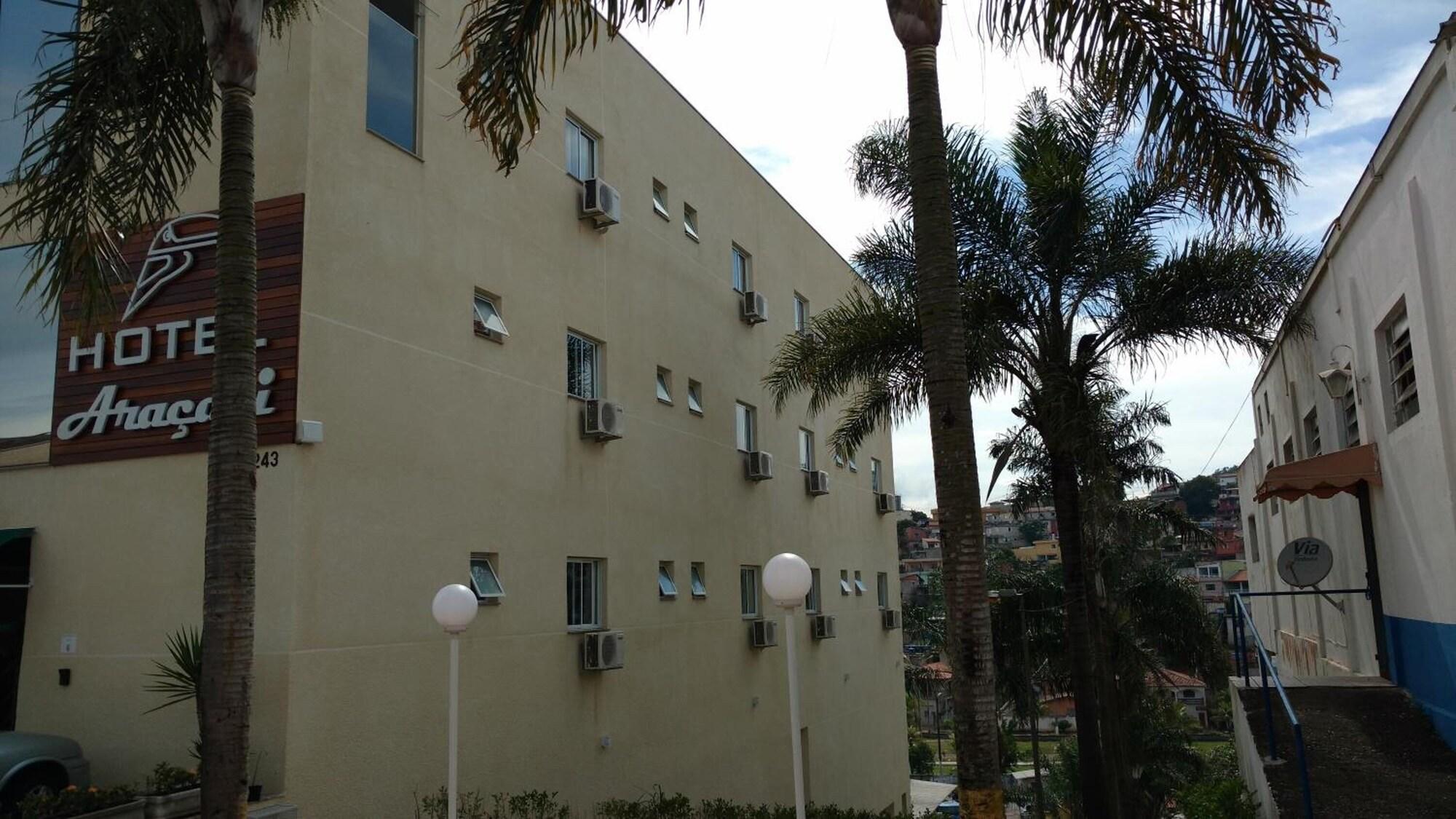 Vista da fachada Hotel Araçari