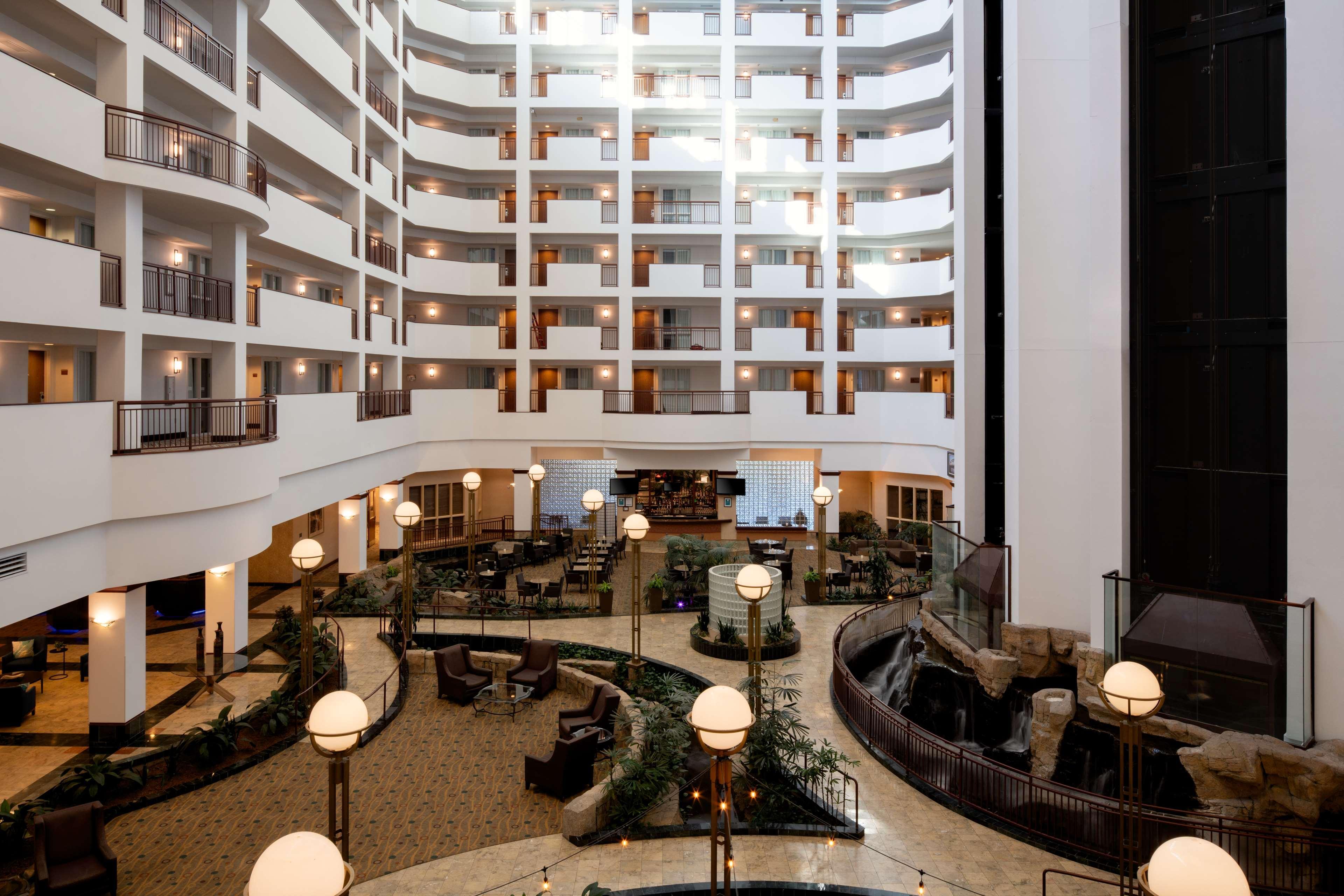 Vista Lobby Embassy Suites by Hilton Portland Airport