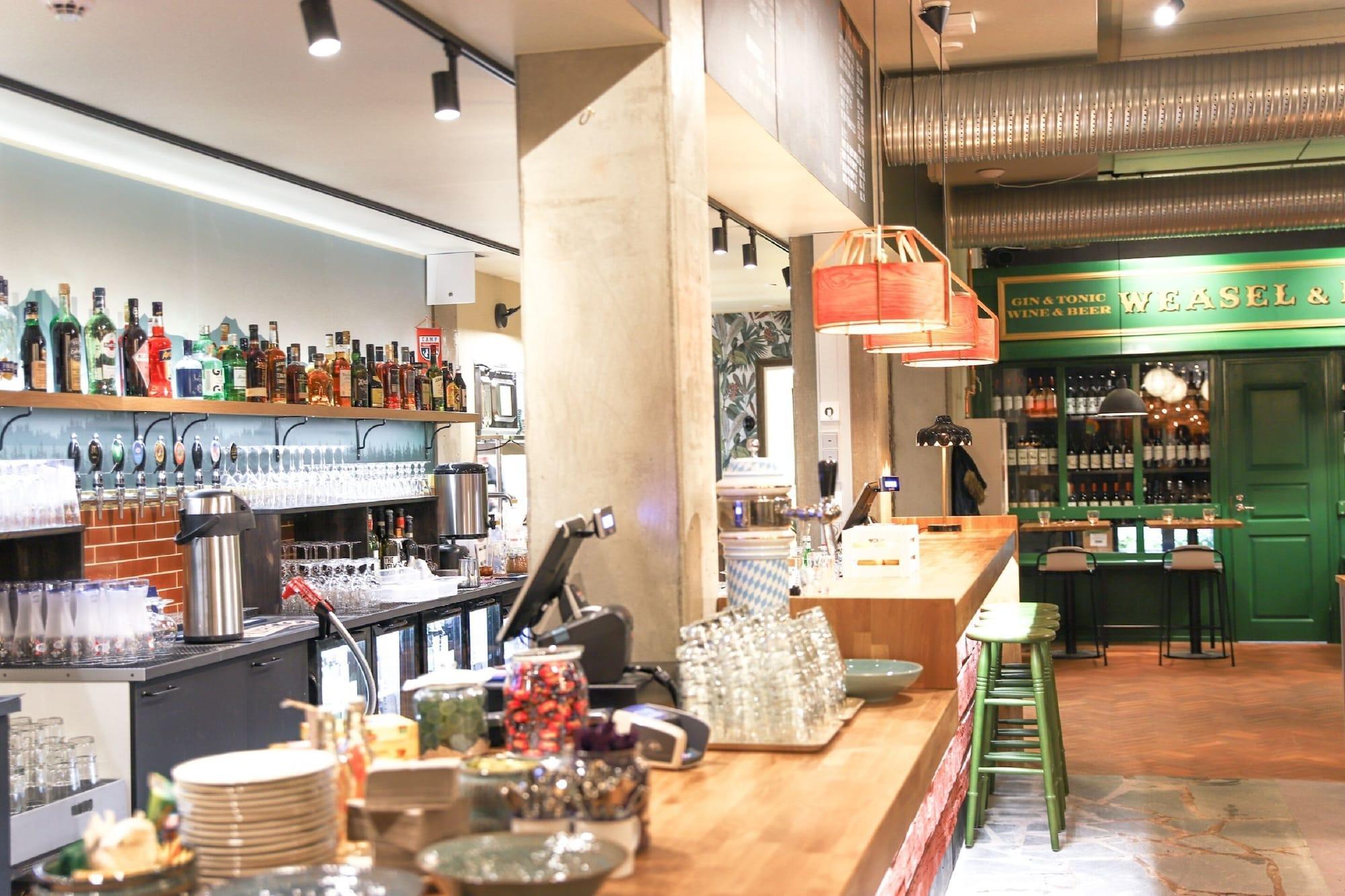 Bar/Salón Ski-Inn RukaValley