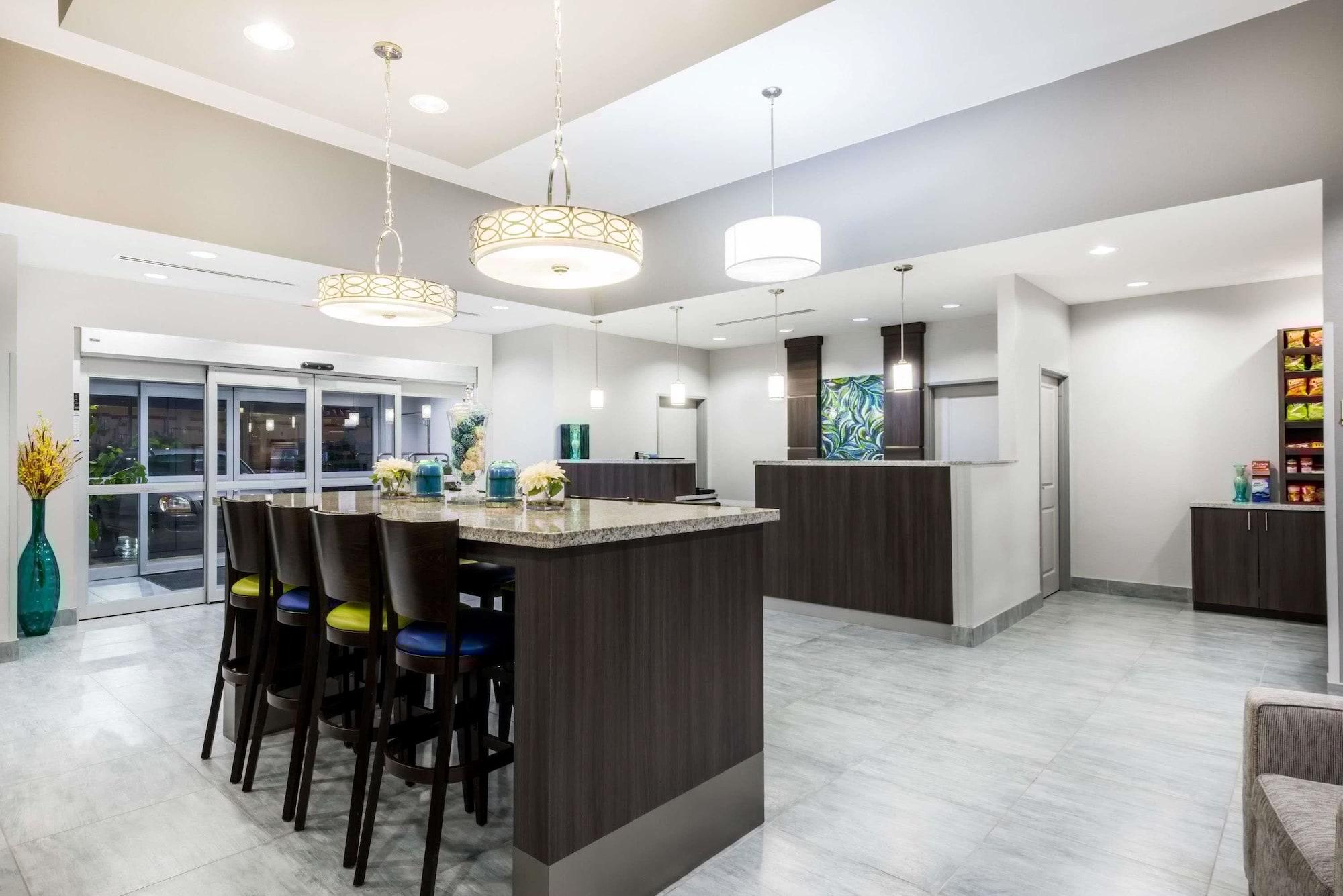 Vista Lobby Hawthorn Extended Stay by Wyndham Midland