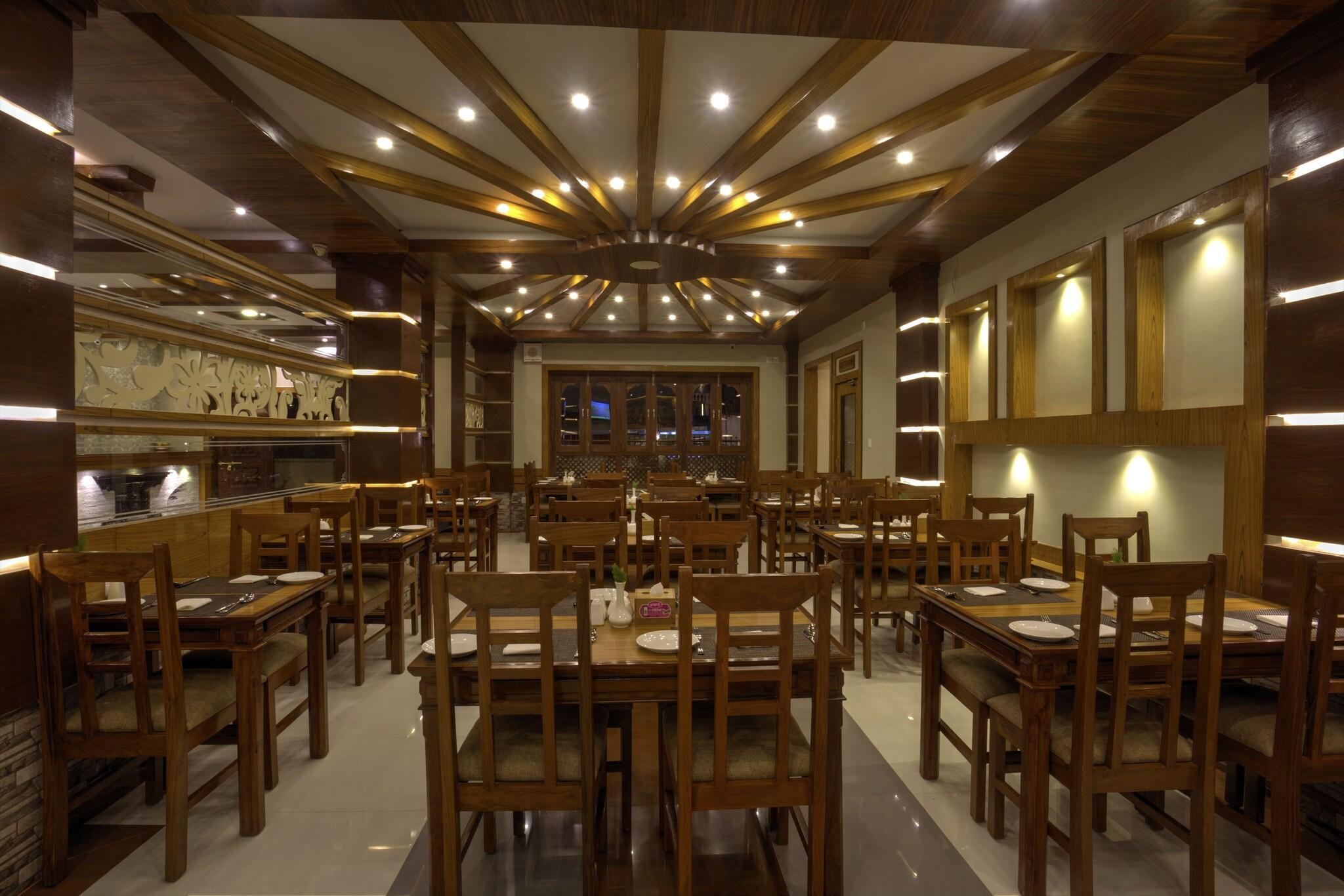 Vista Lobby Hotel White Pearl