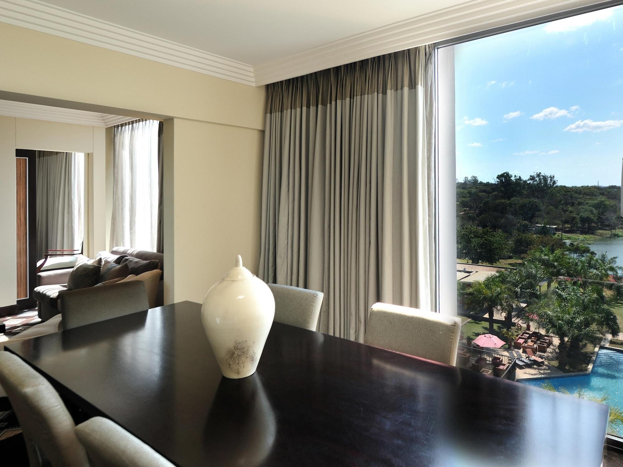 Habitación Hotel Pullman Lubumbashi Grand Karavia