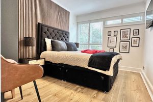 Alquiler Vacacional - Newly Refurbished 3 bed Flat , Free Parking