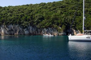Actividad - Excursión en barco de 6 horas desde Corfú a Sivota con barbacoa a bordo