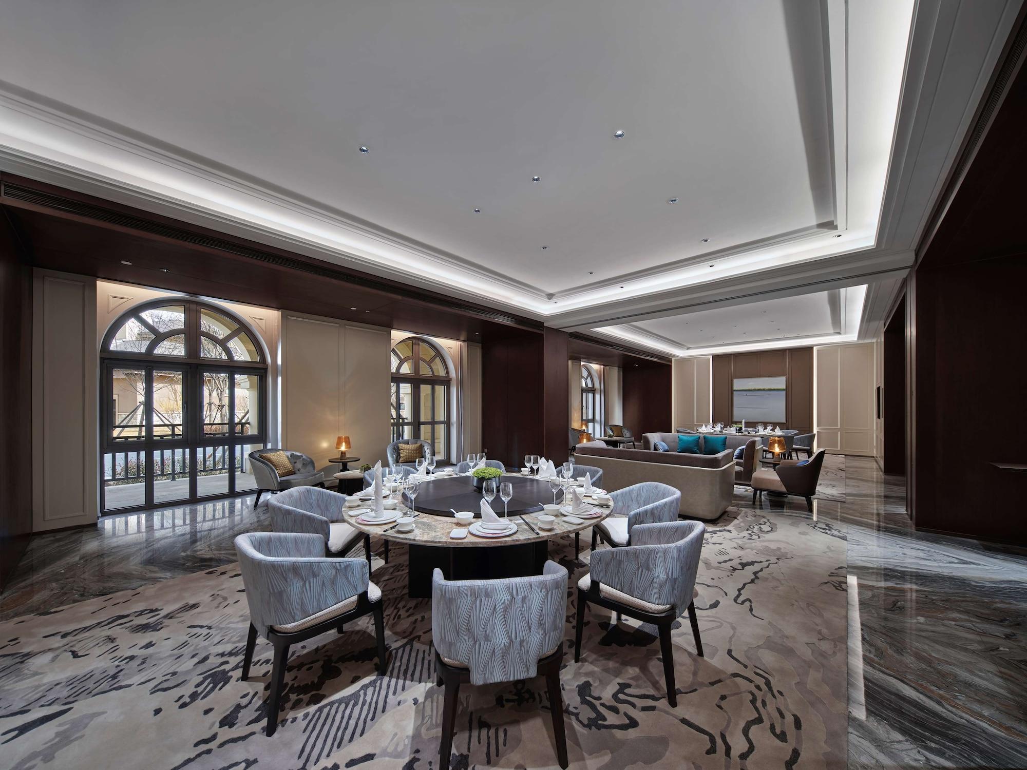 Sala de Reuniones Hollick Hotel Wen'an, Tapestry Collection by Hilton
