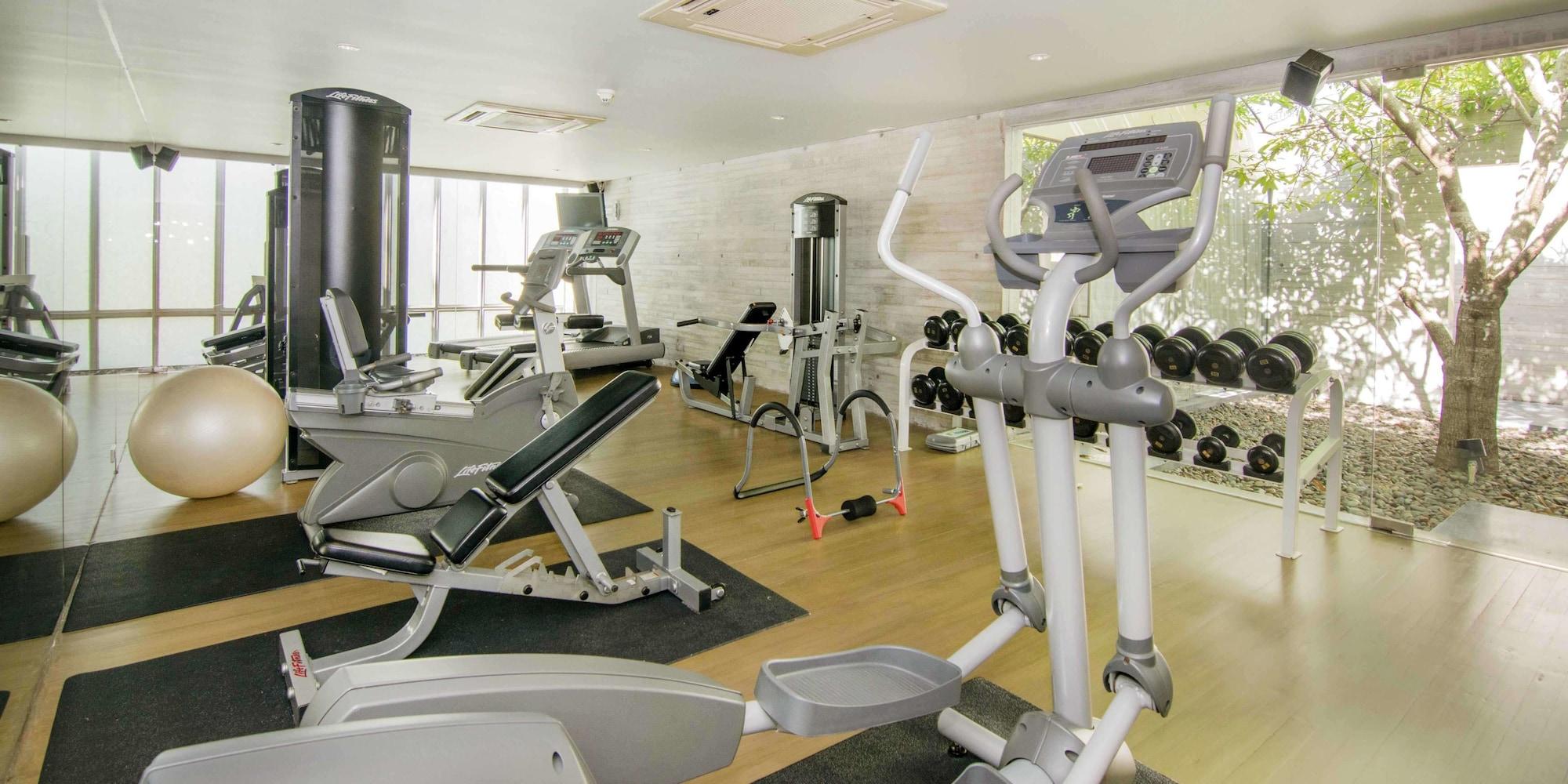 Gimnasio SALA Phuket Mai Khao Beach Resort