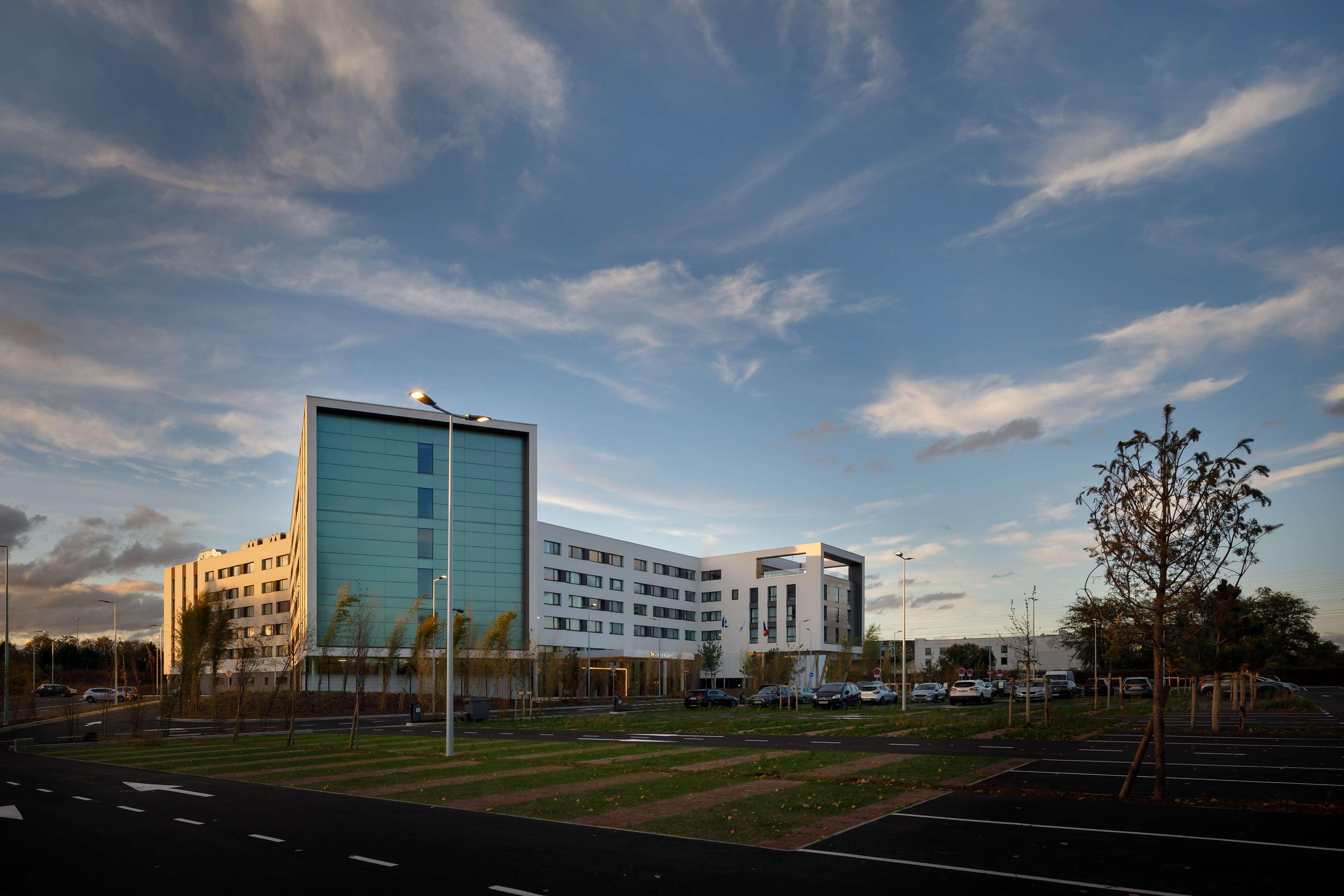 Vista Exterior Hyatt Place Paris Charles de Gaulle Airport