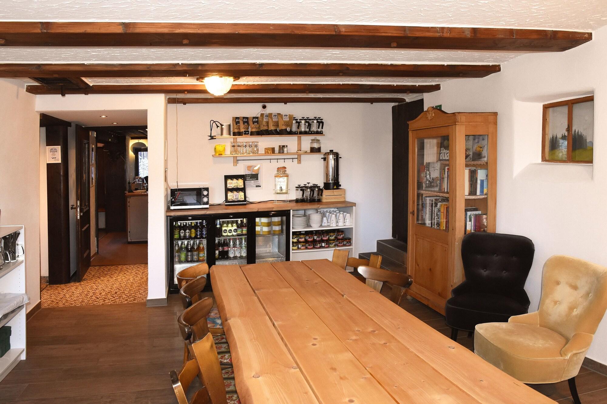 Vista Lobby Alps Hostel