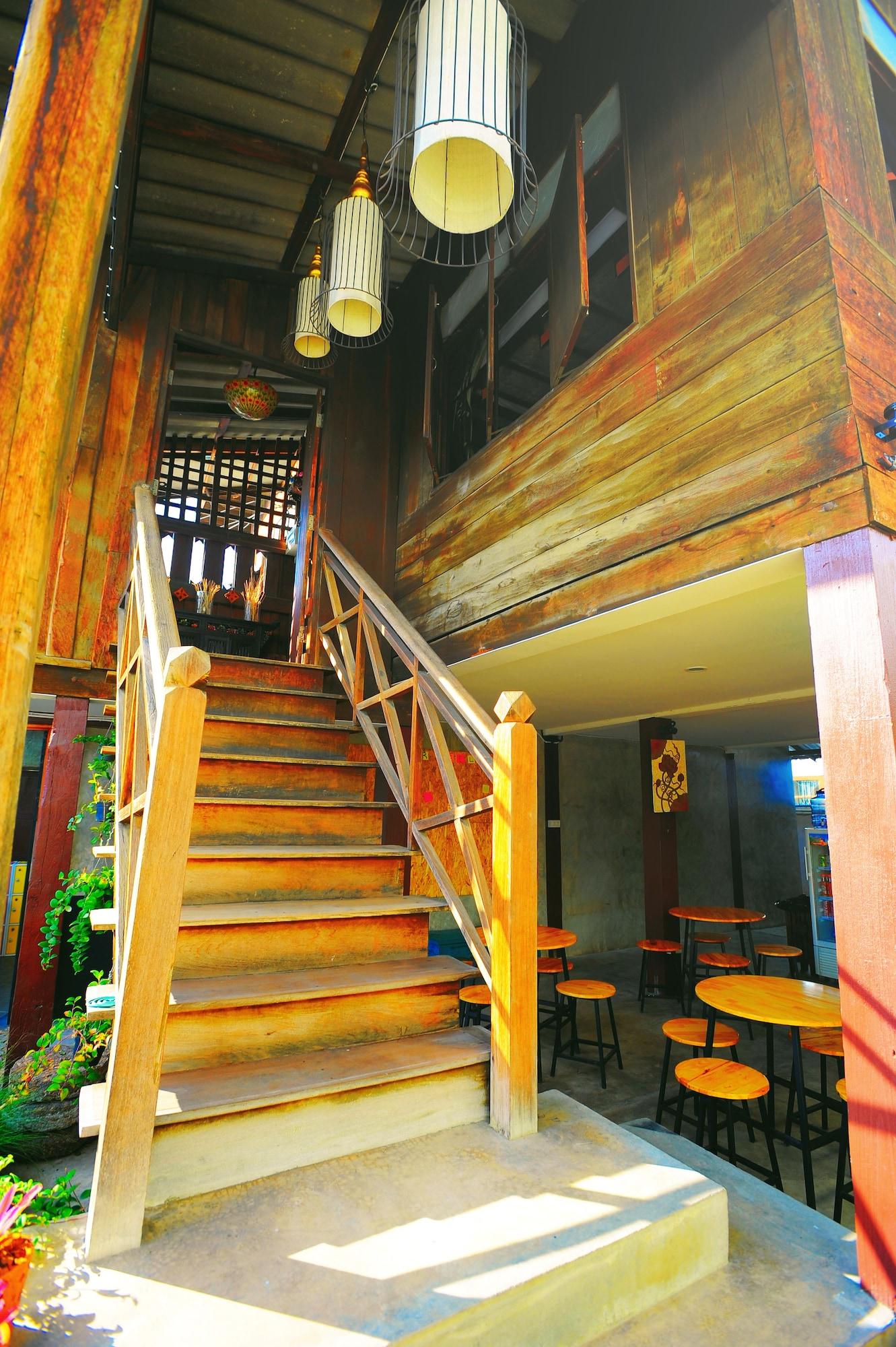 Varios Manon Hostel