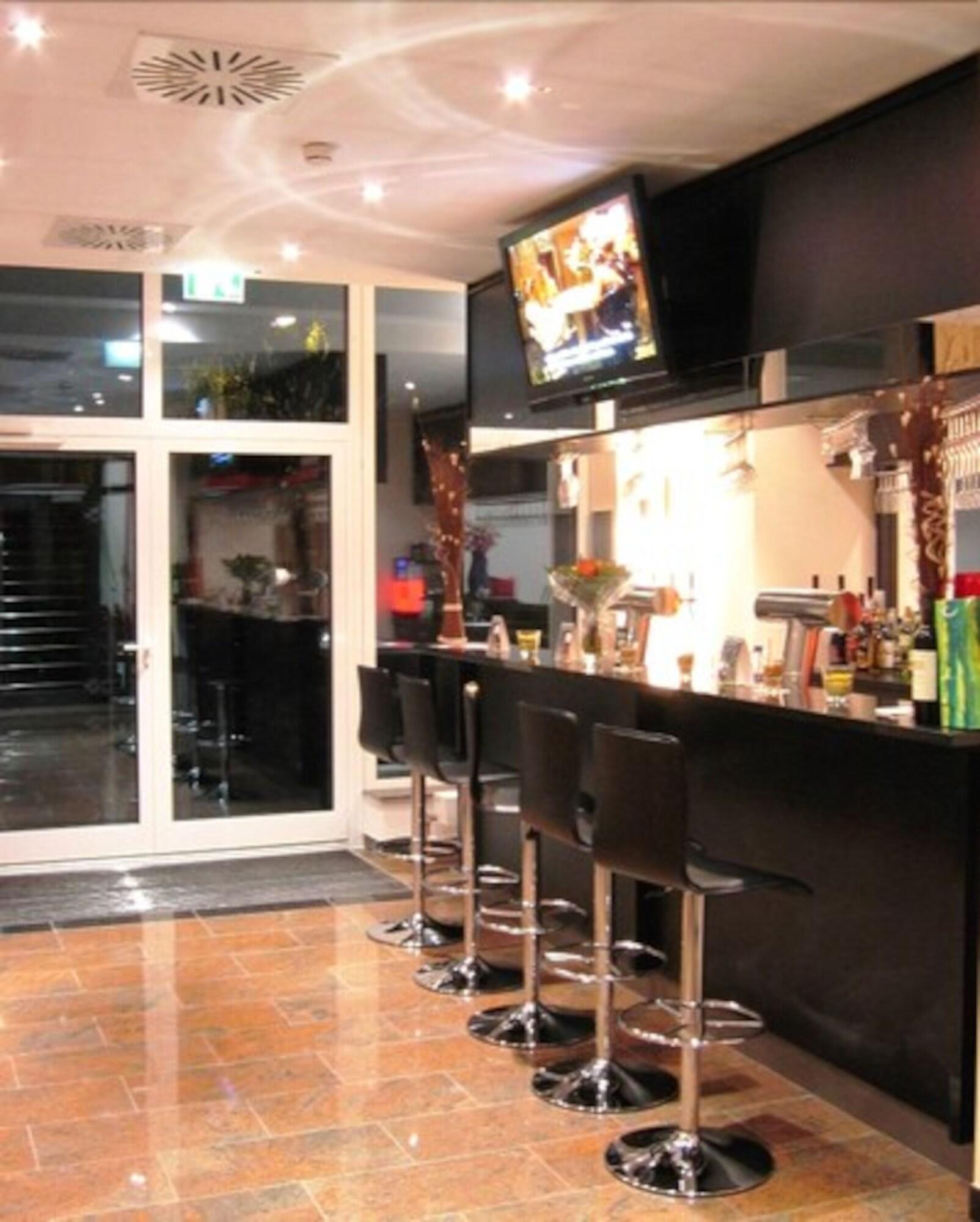 Bar/Salón Grand Hotel Dream Frankfurt City