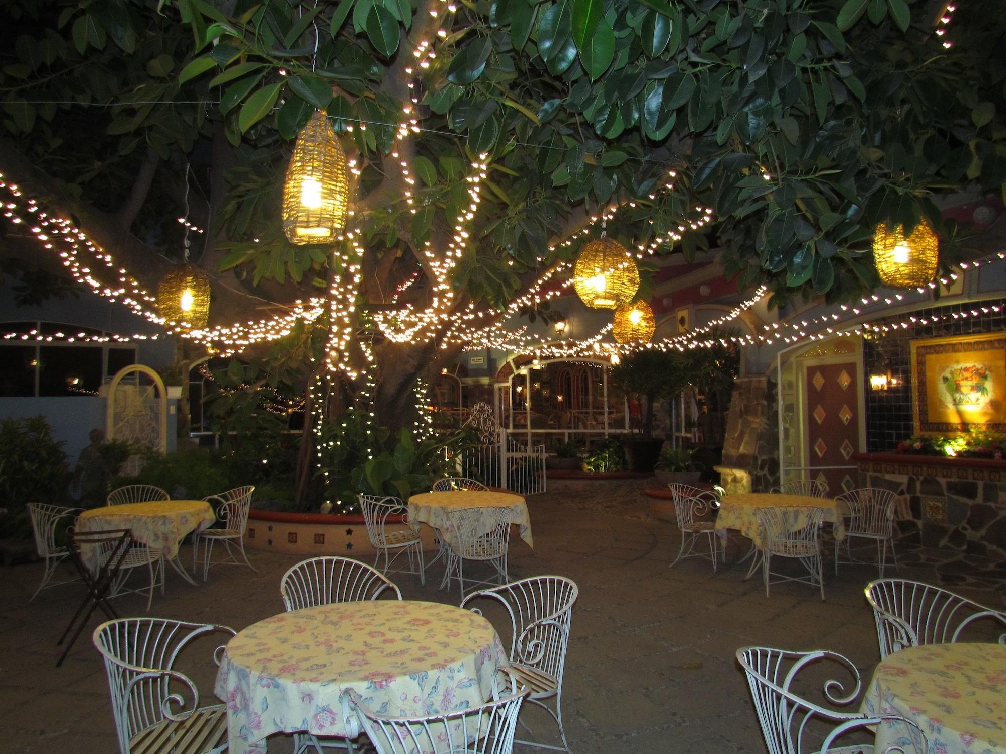 Vista Exterior Hotel La Nueva Posada