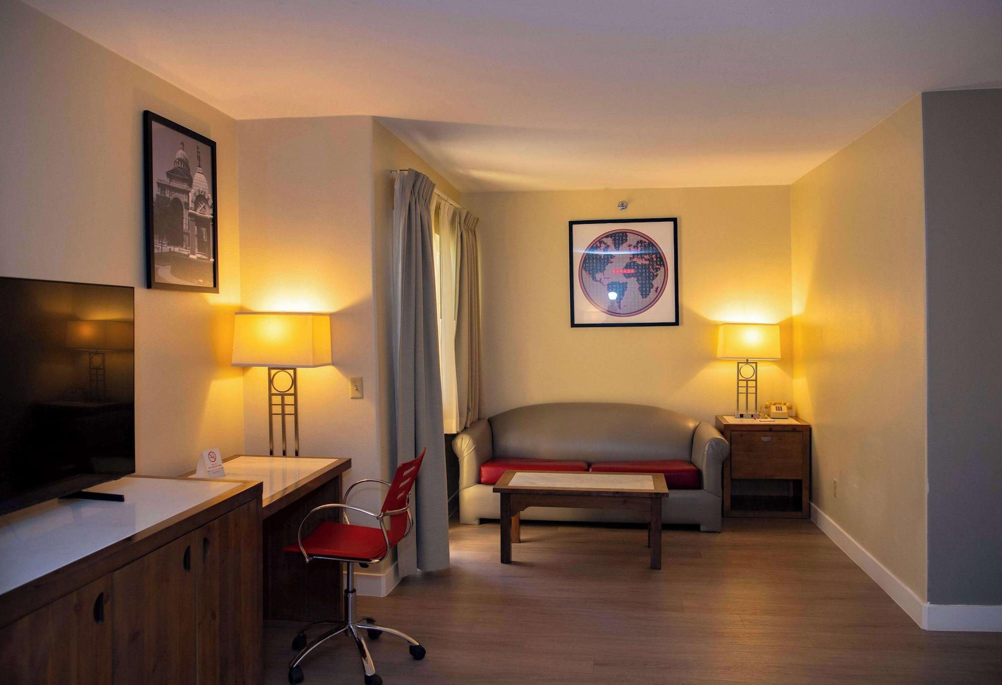 Habitación Ramada Plaza by Wyndham Garden Grove/Anaheim South
