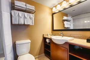 Alojamiento - Best Western Plus Suites Downtown