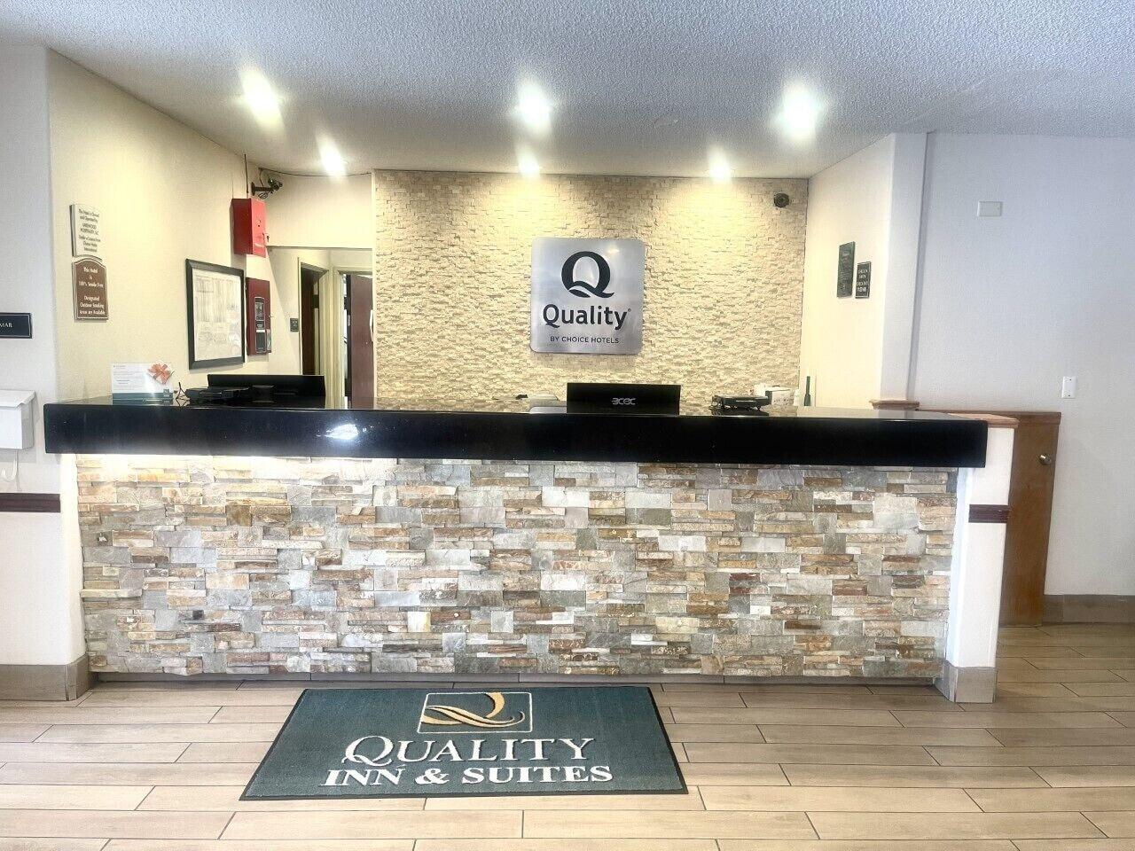 Vista Lobby Quality Inn & Suites Lakewood - Denver Southwest