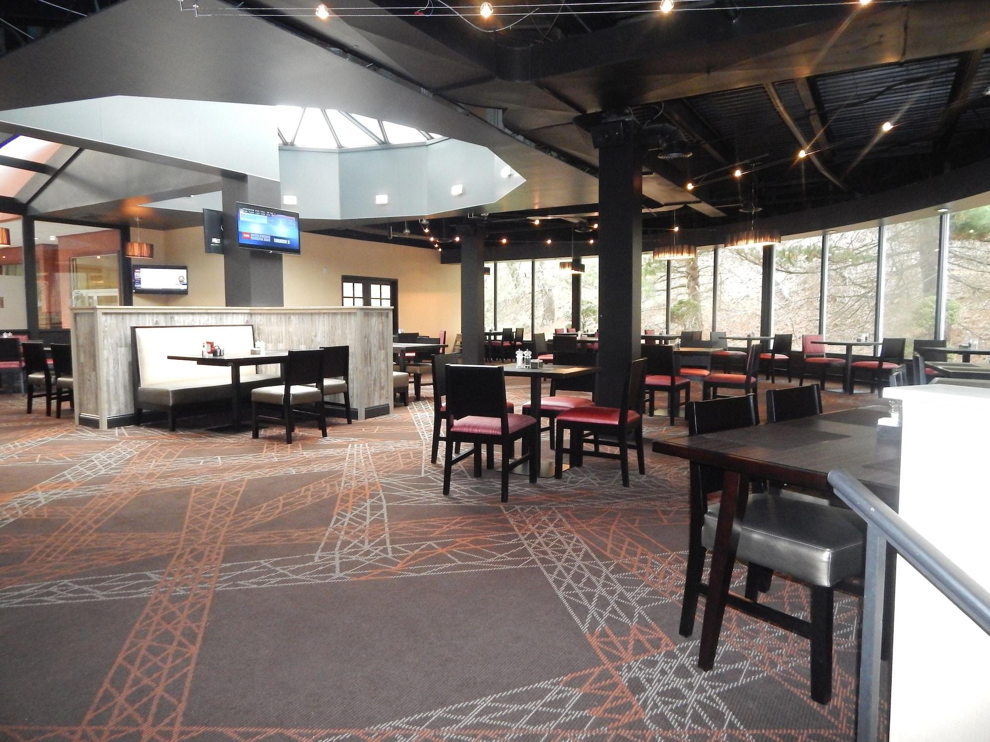 Restaurant Ramada by Wyndham Beaver Falls