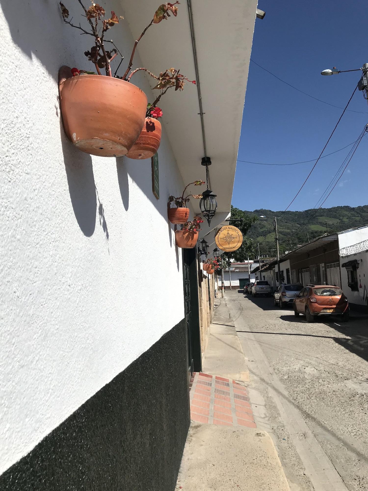 Vista Exterior Hostel La Rosa Nautica