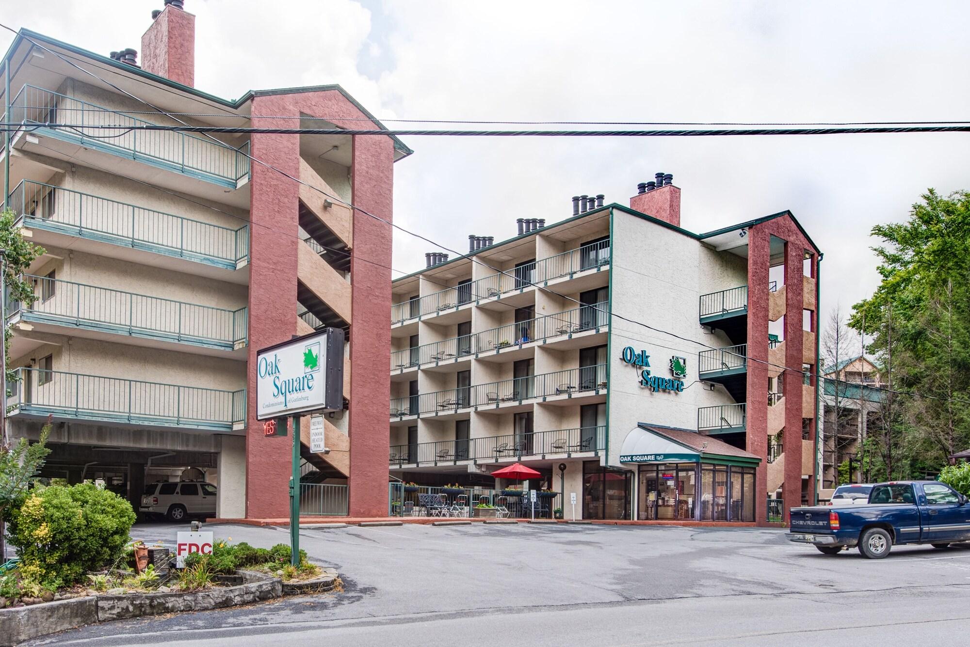Varios Oak Square Rentals