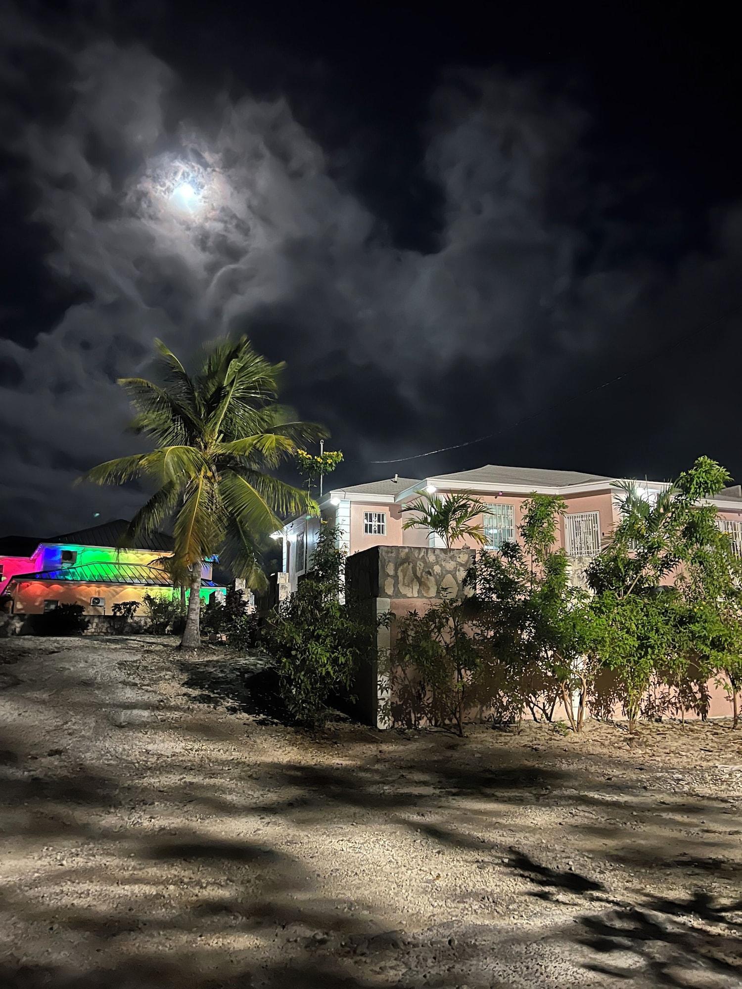 Vista Exterior Island Turquoise Rental