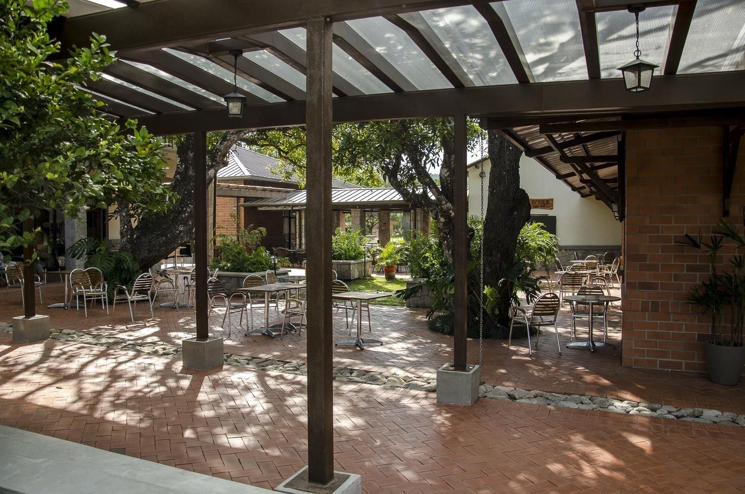 Restaurant Paseo Suites