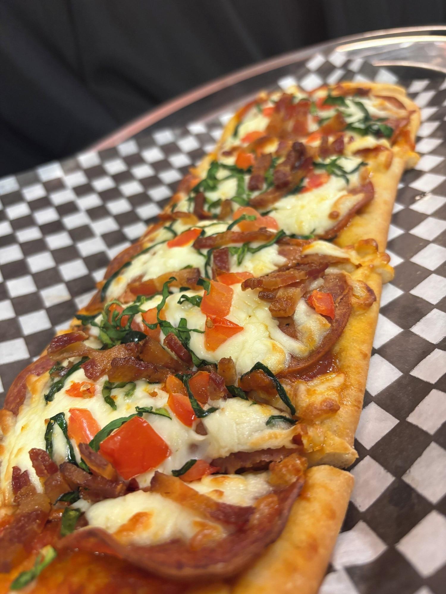 Restaurant Holiday Inn Montreal Longueuil by IHG