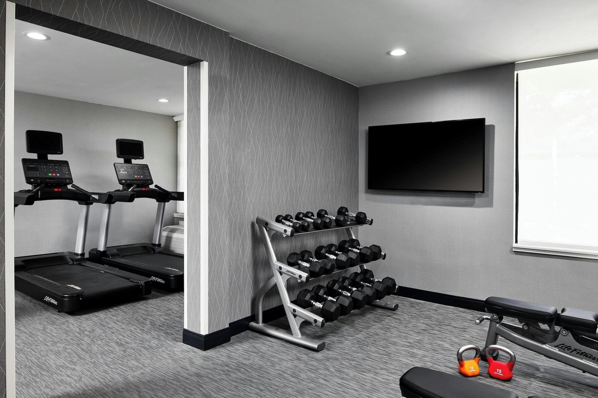 Gimnasio Courtyard by Marriott Santa Rosa